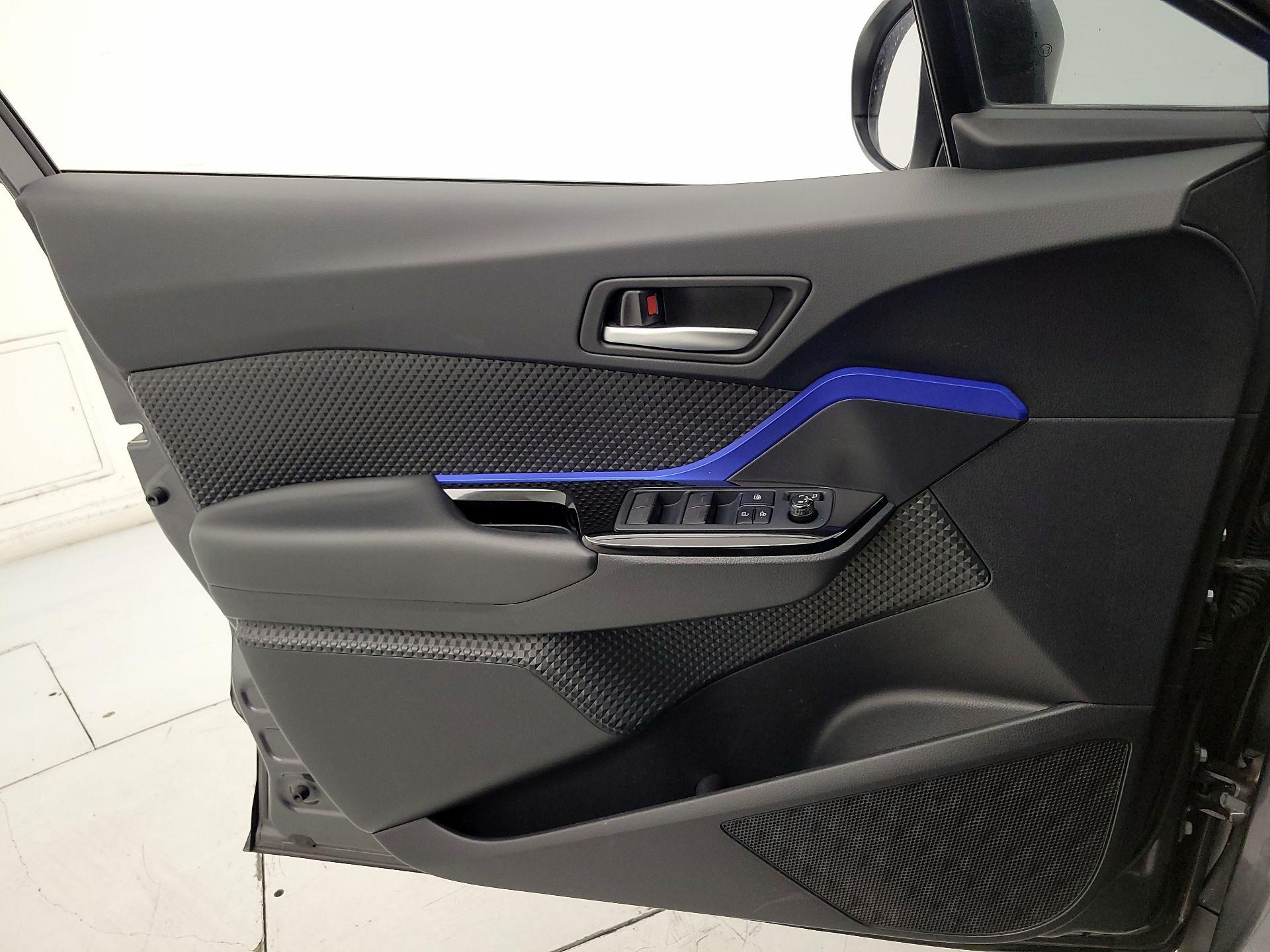 Thumbnail: 2022 Toyota C-HR - 12