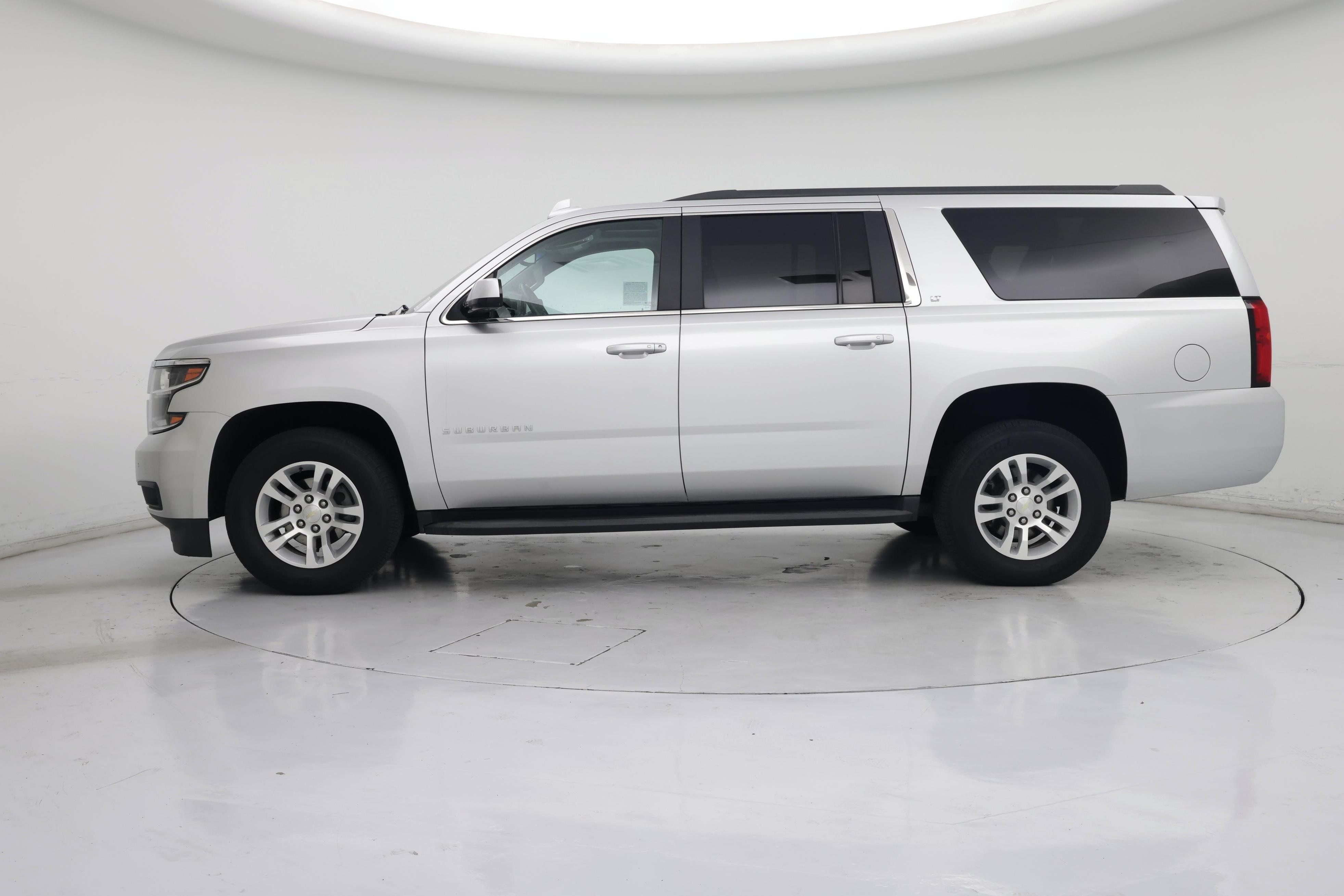 Thumbnail: 2018 Chevrolet Suburban - 3