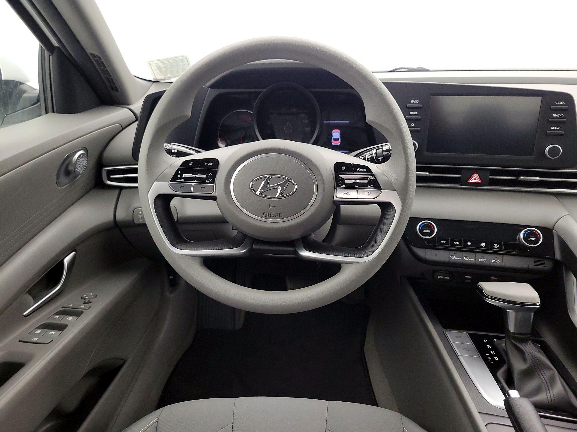 Thumbnail: 2023 Hyundai Elantra - 10