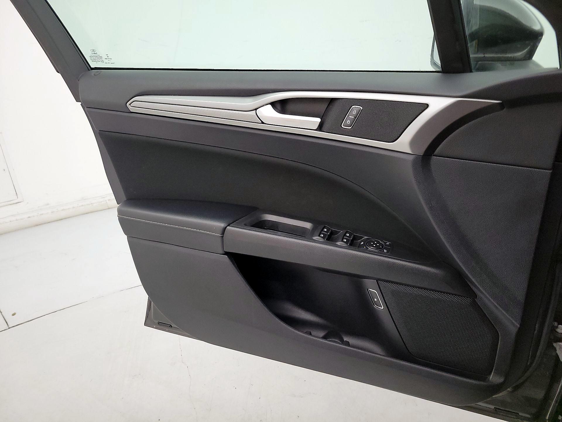 Thumbnail: 2019 Ford Fusion - 12