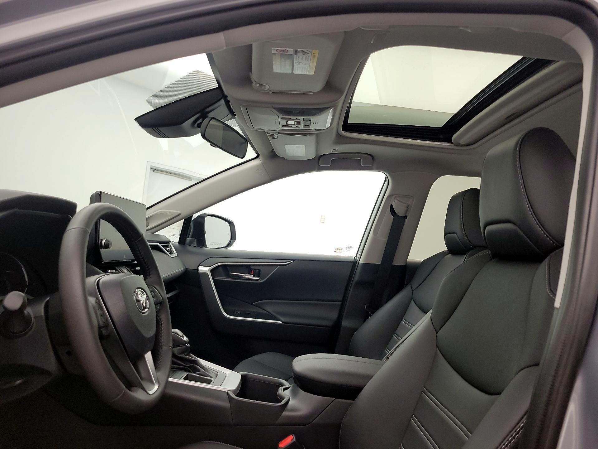 Thumbnail: 2024 Toyota RAV4 - 19