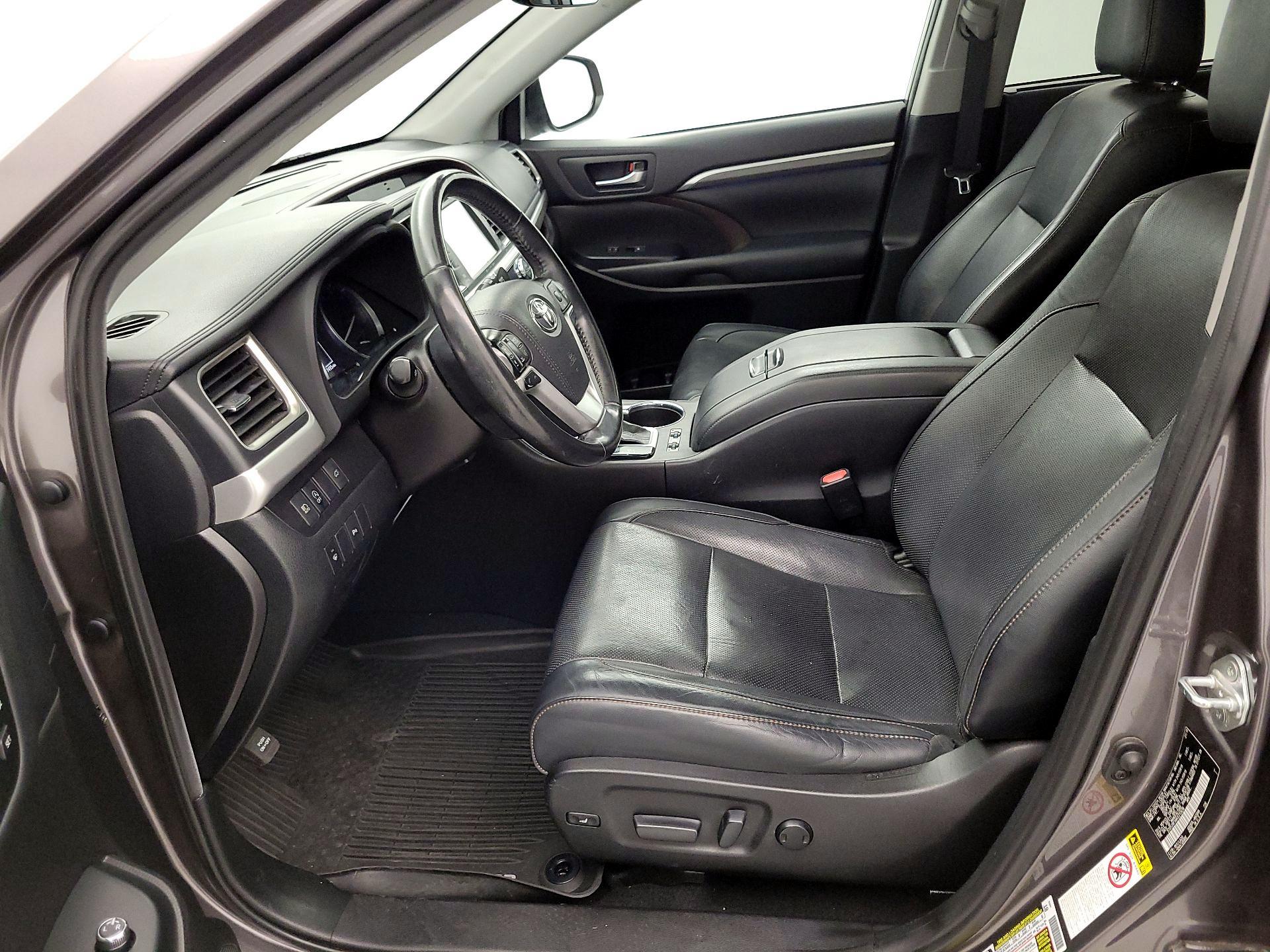 Thumbnail: 2019 Toyota Highlander - 11