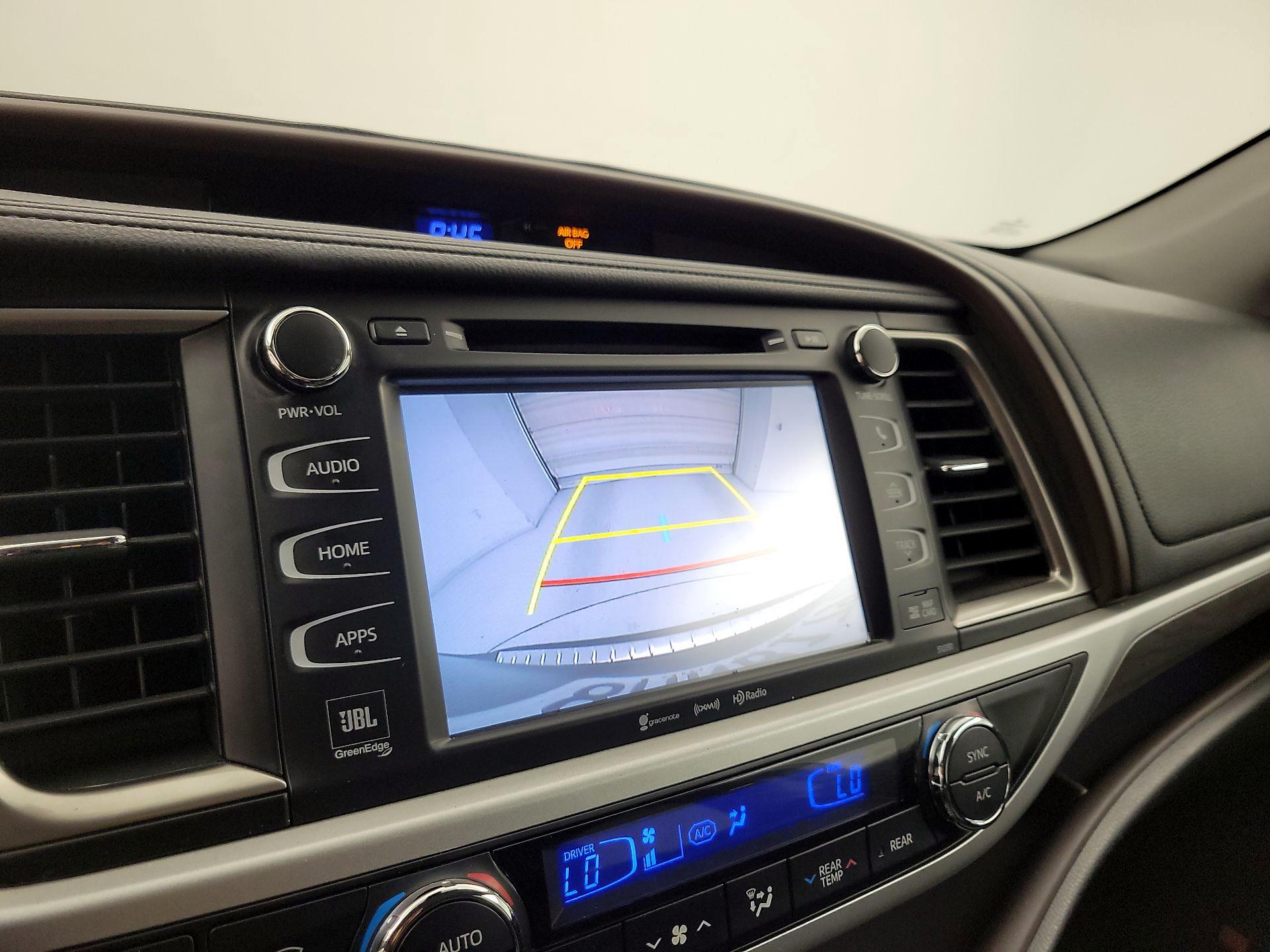 Thumbnail: 2019 Toyota Highlander - 14