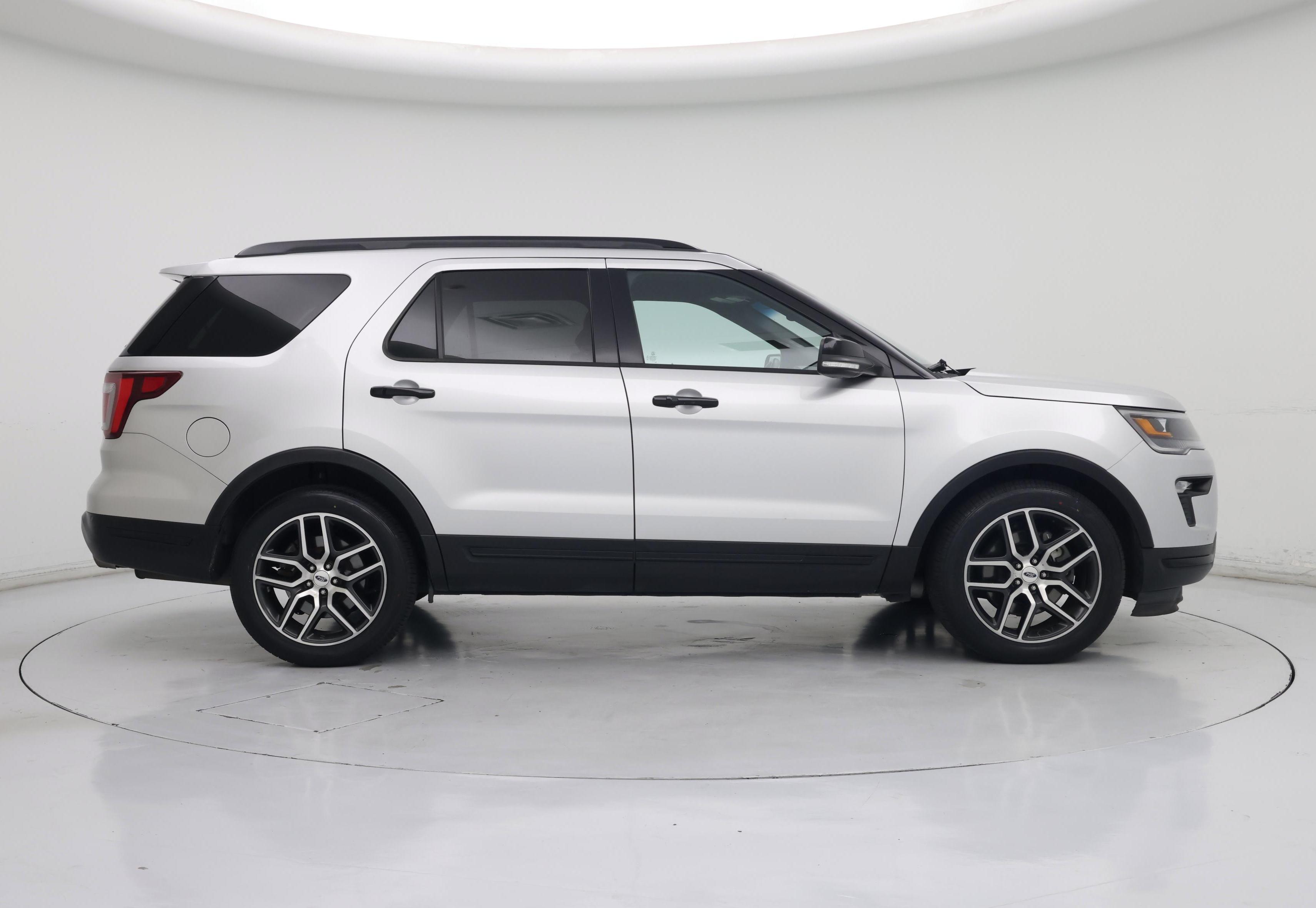 Thumbnail: 2018 Ford Explorer - 7