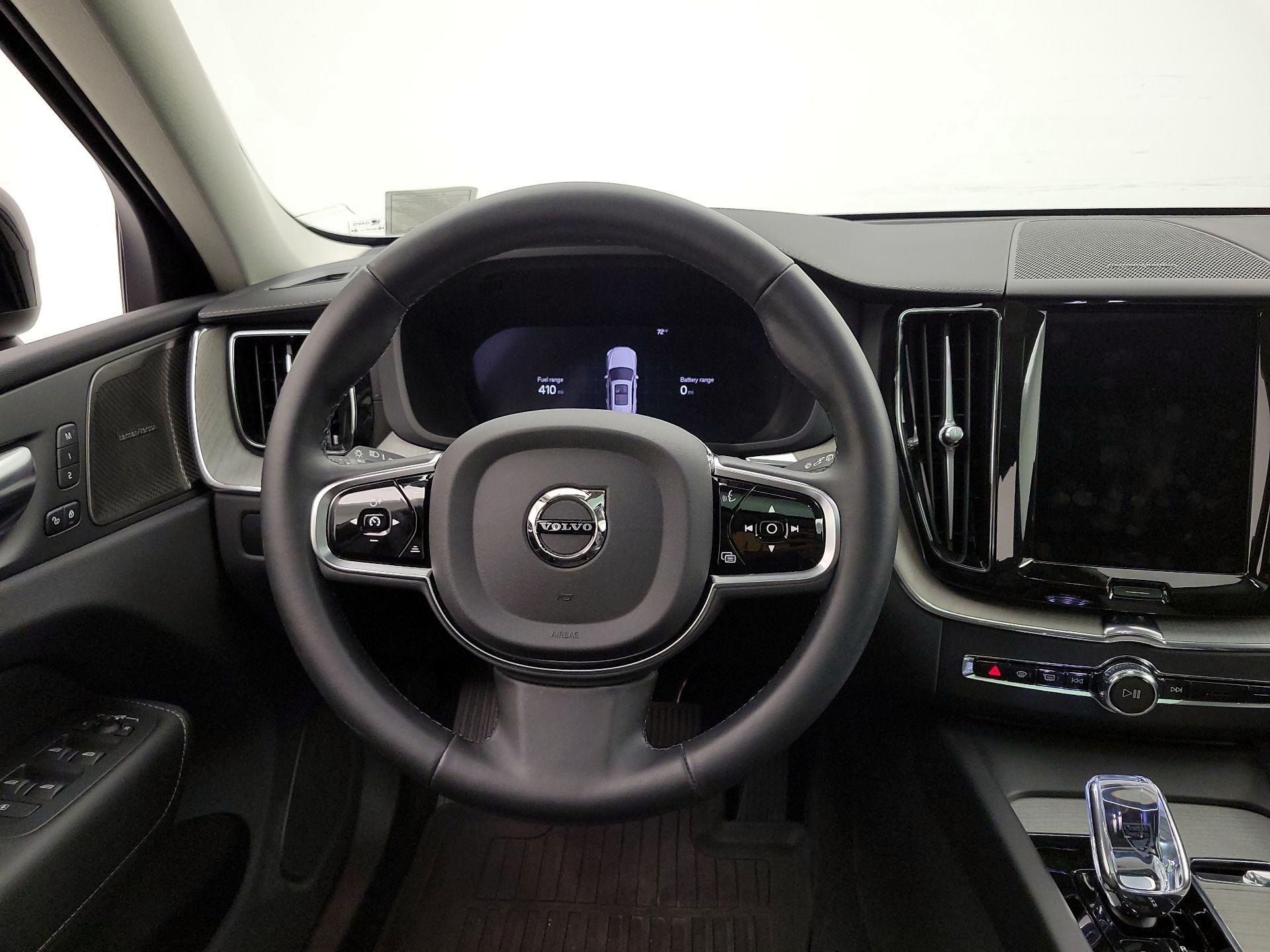 Thumbnail: 2025 Volvo XC60 - 10