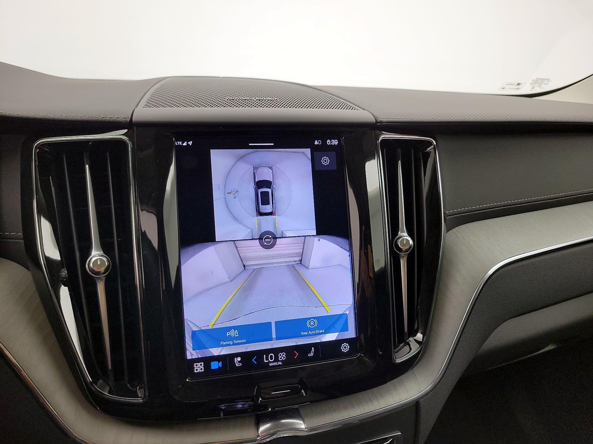 Thumbnail: 2025 Volvo XC60 - 15
