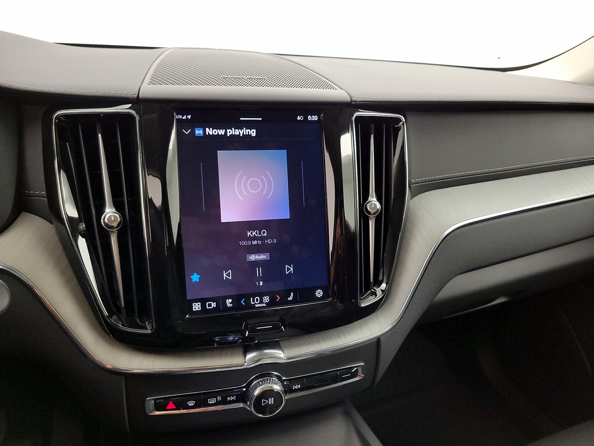 Thumbnail: 2025 Volvo XC60 - 16