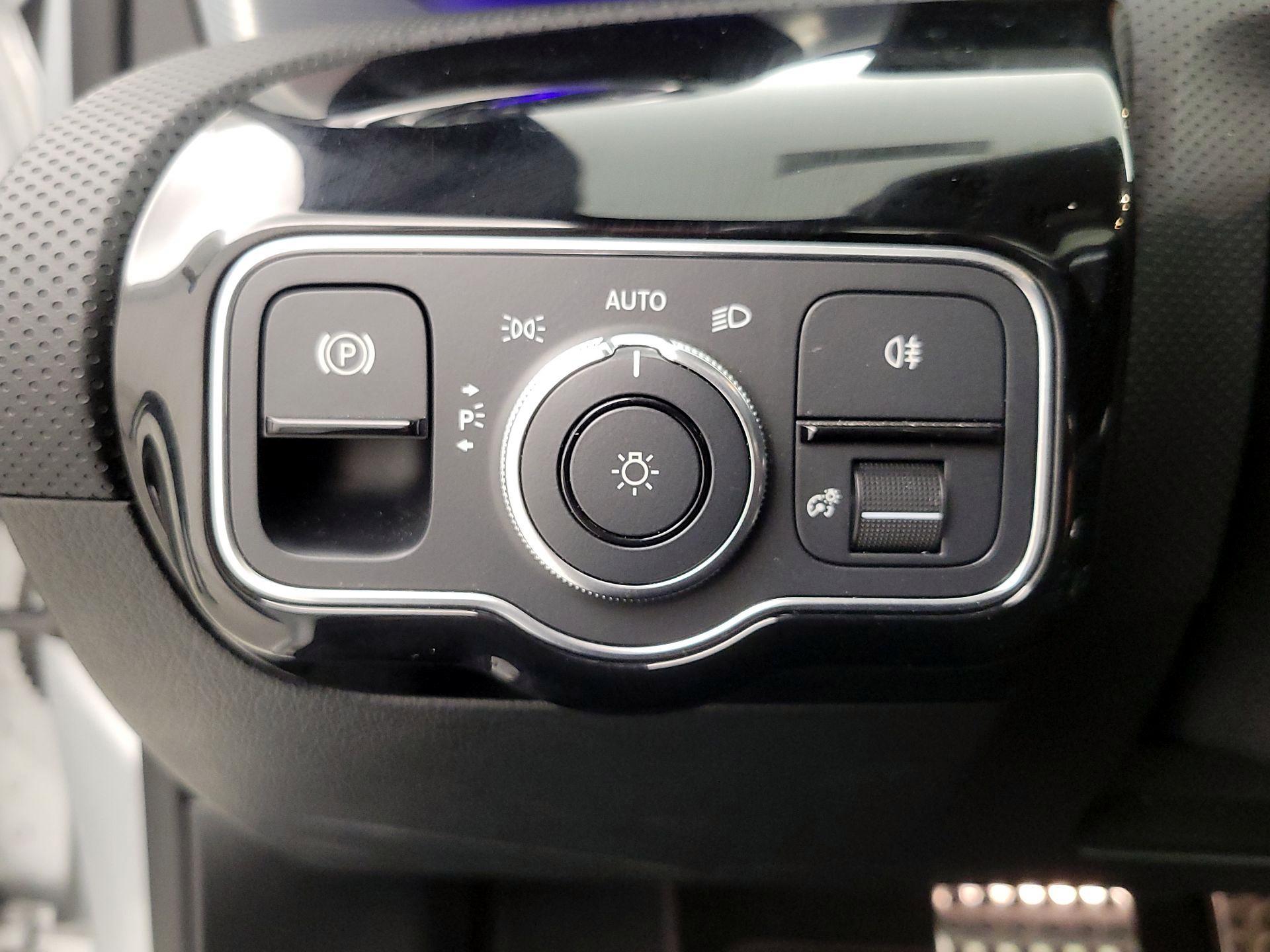 Thumbnail: 2022 Mercedes-Benz A-Class - 13