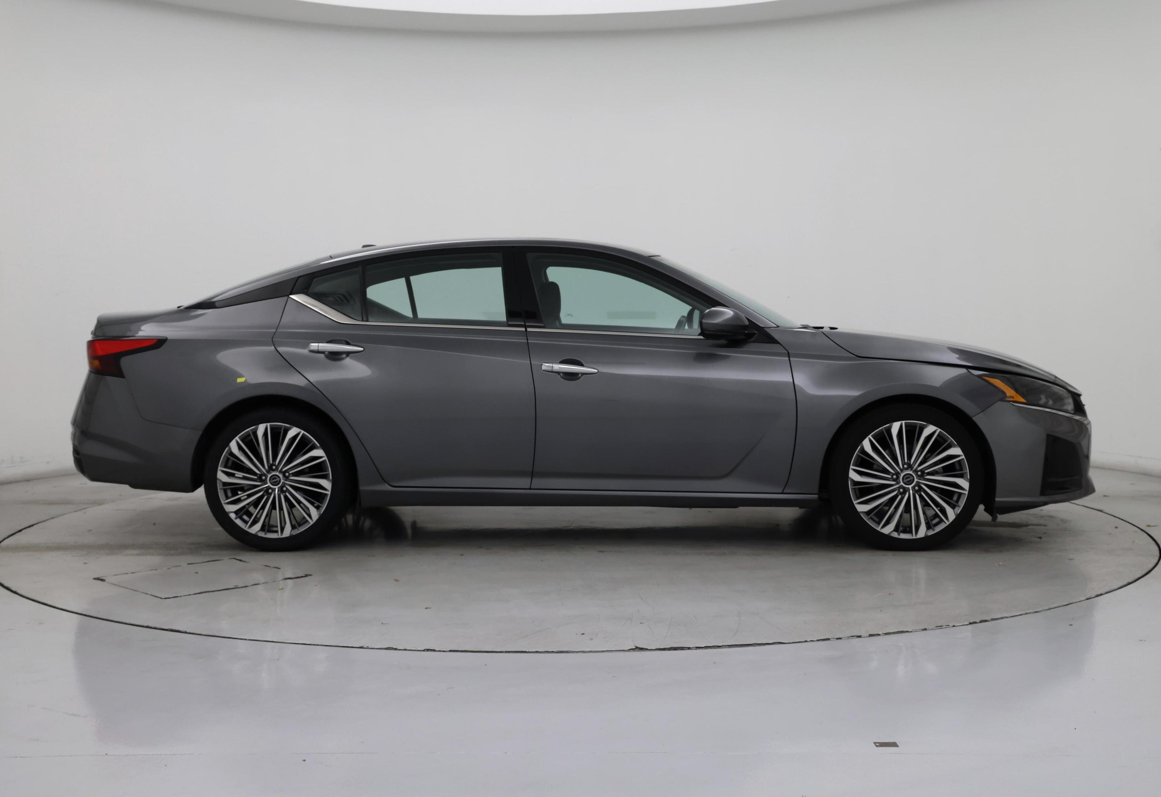 Thumbnail: 2023 Nissan Altima - 7