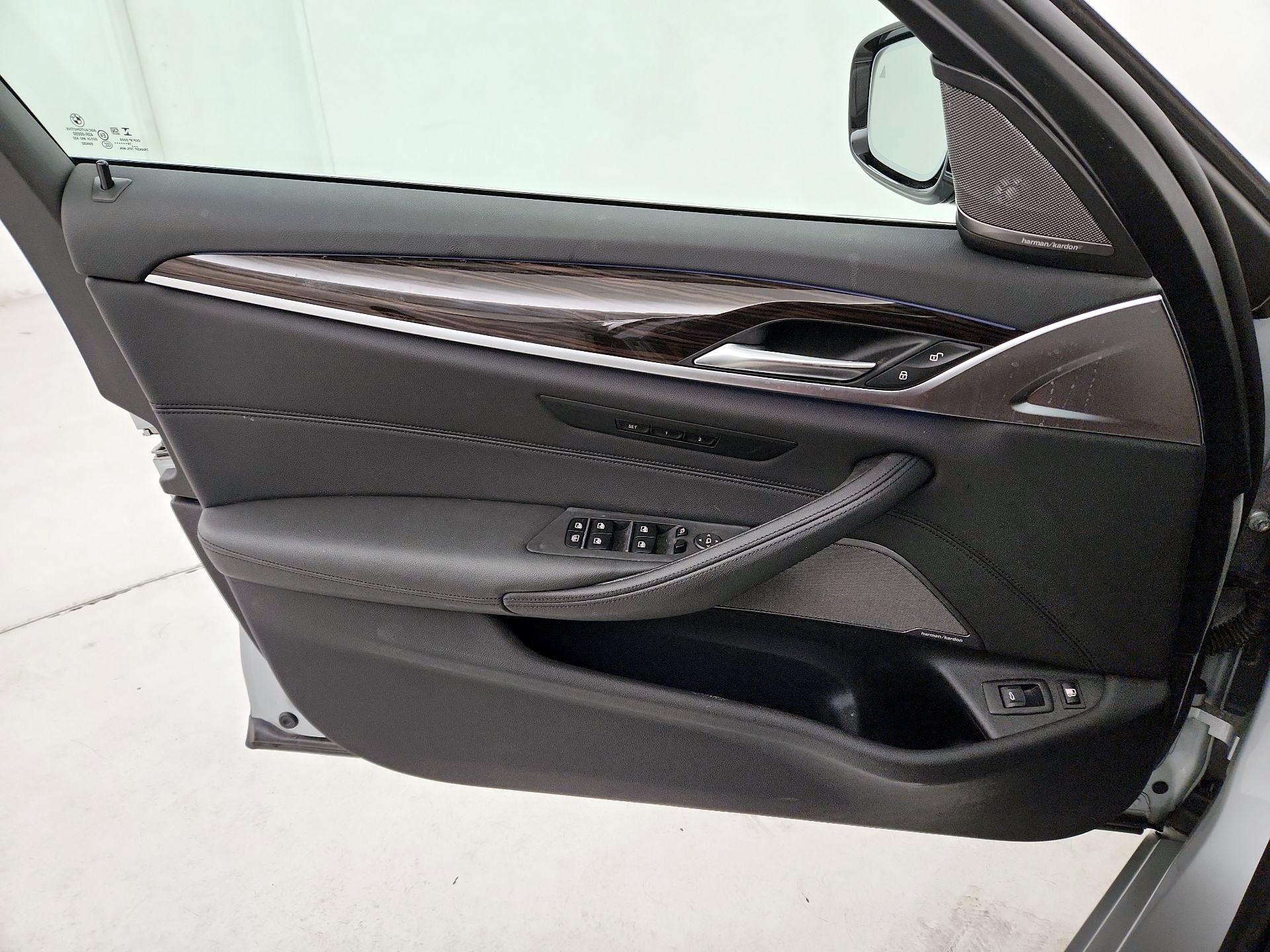 Thumbnail: 2020 BMW 5 Series - 12