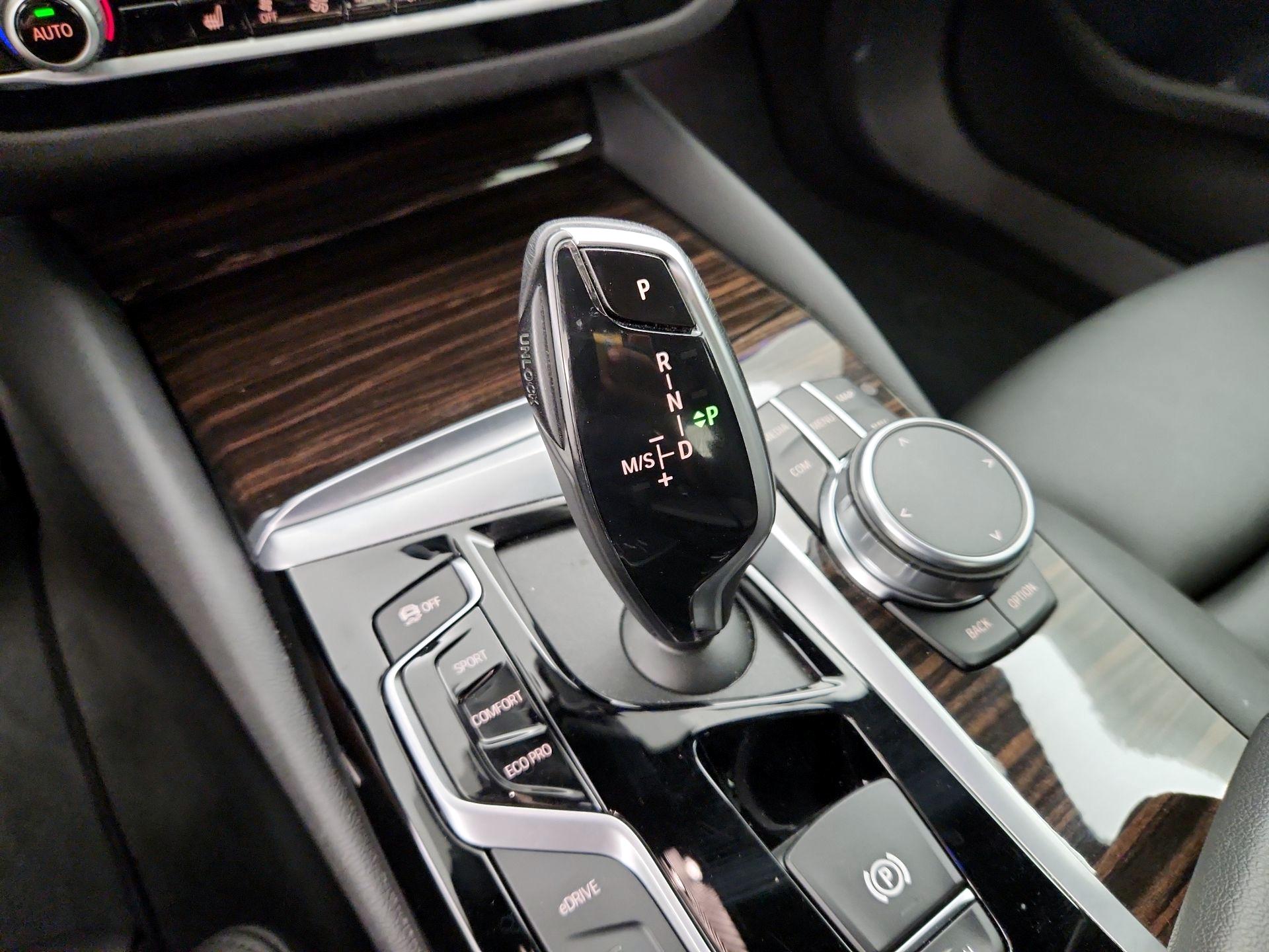 Thumbnail: 2020 BMW 5 Series - 18