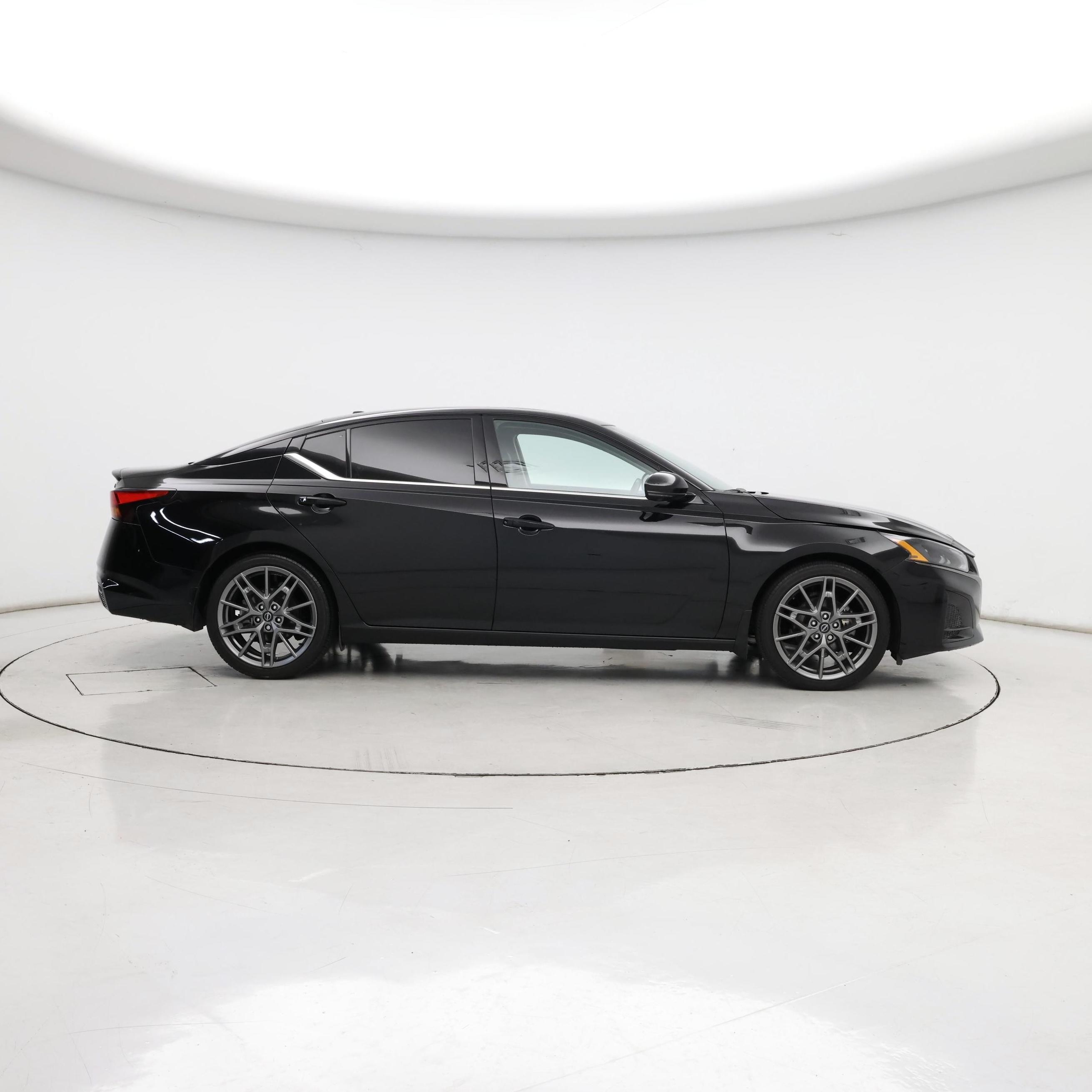 Thumbnail: 2023 Nissan Altima - 7