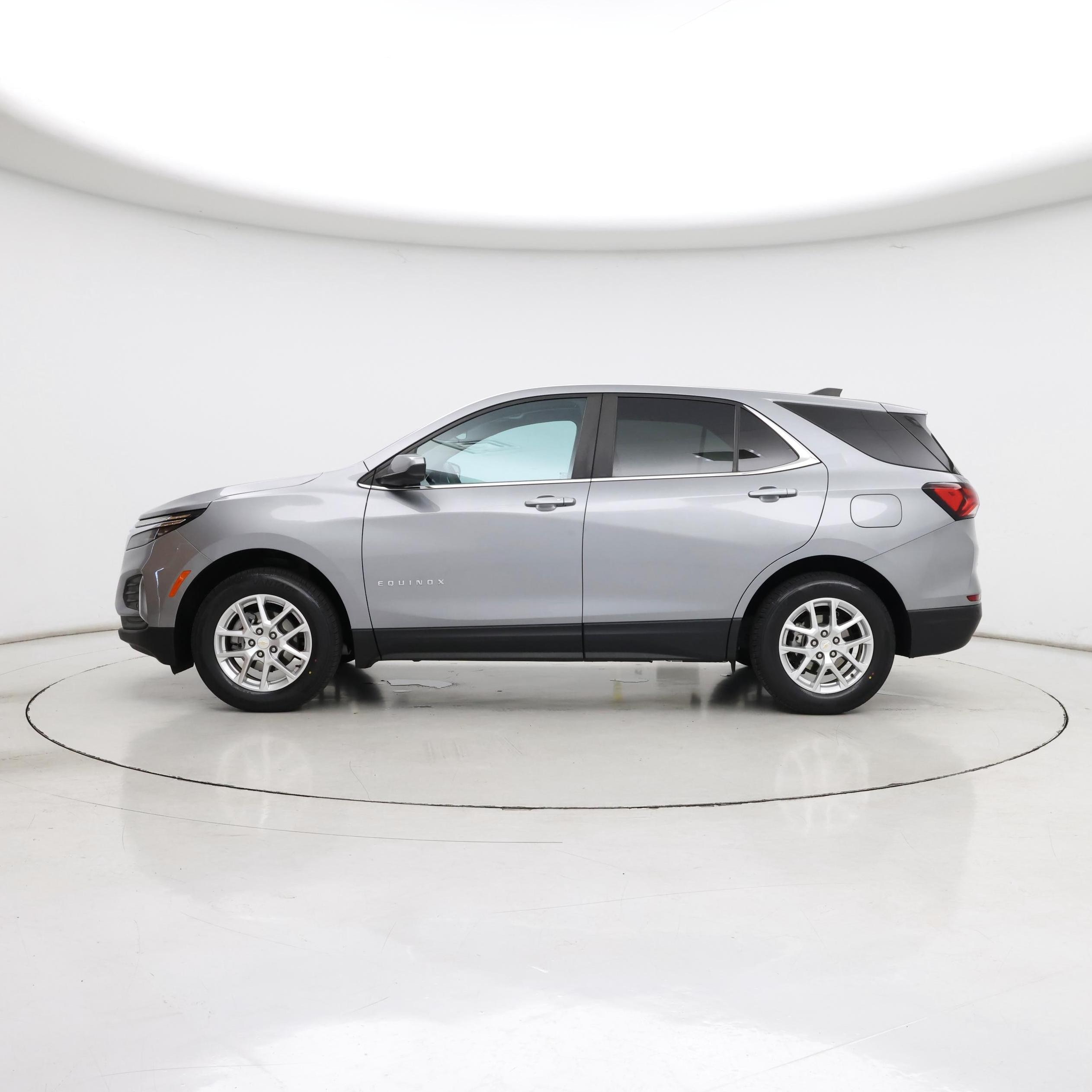 Thumbnail: 2023 Chevrolet Equinox - 3