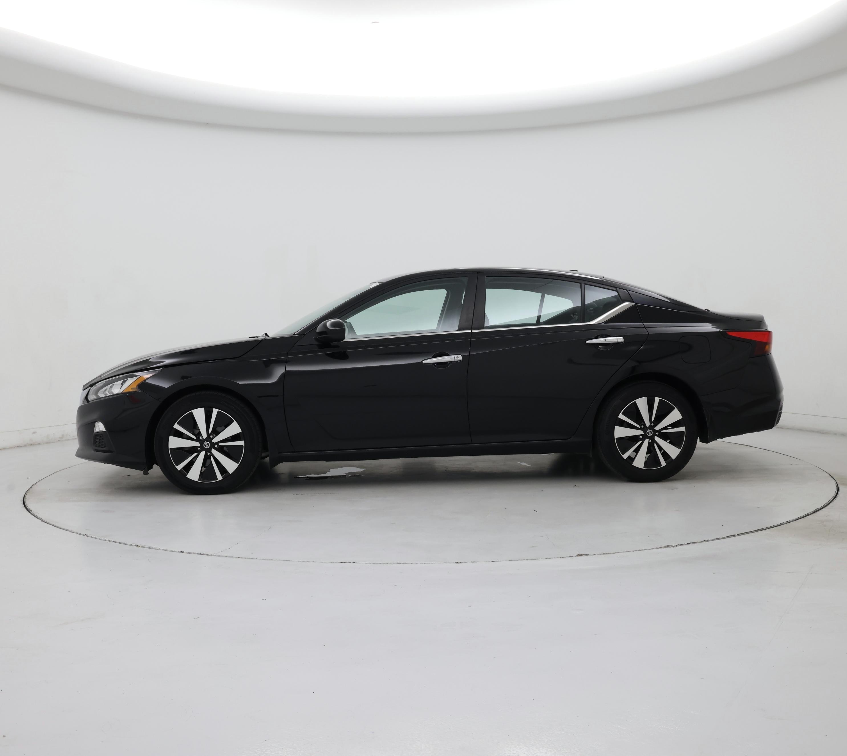 Thumbnail: 2021 Nissan Altima - 3