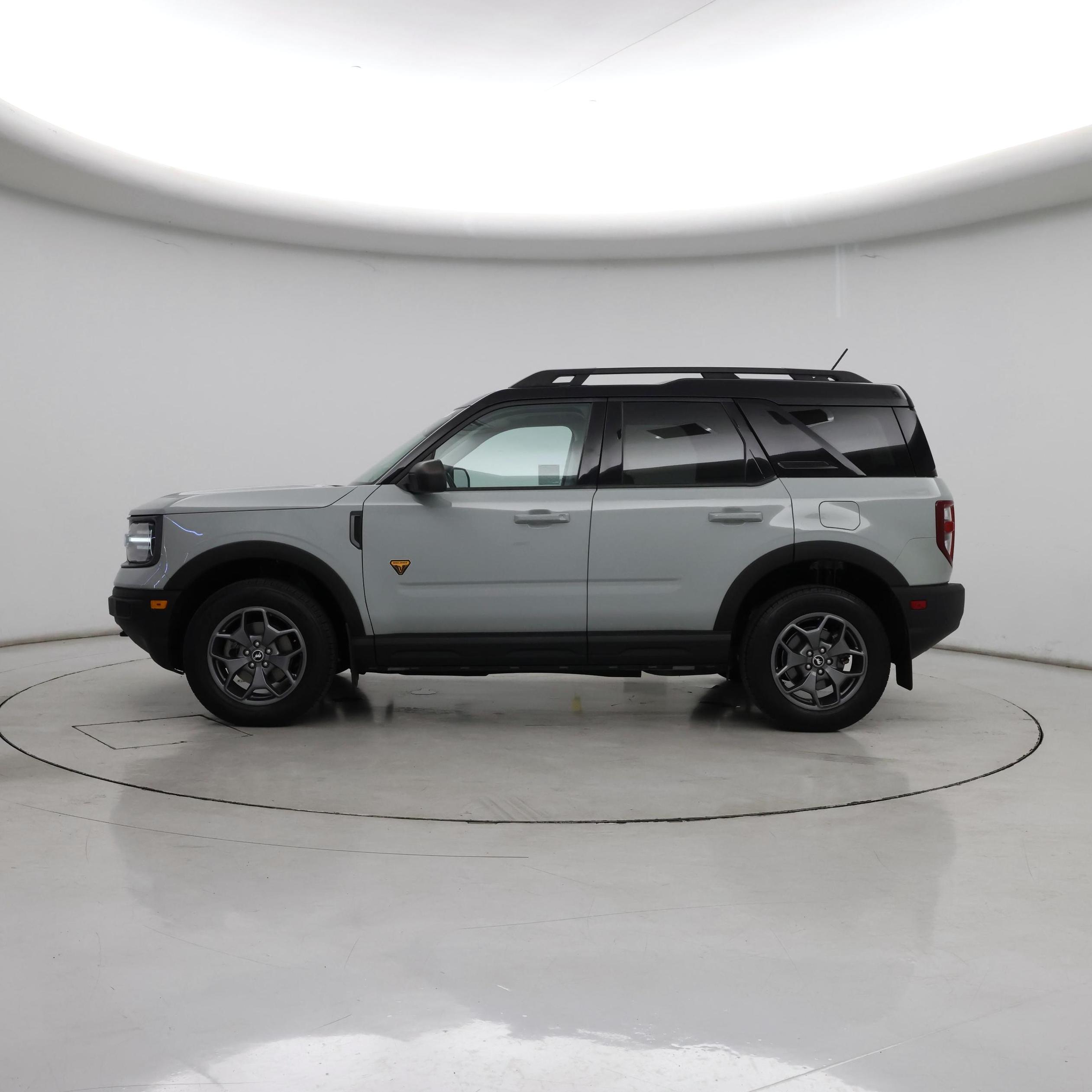 Thumbnail: 2022 Ford Bronco Sport - 3