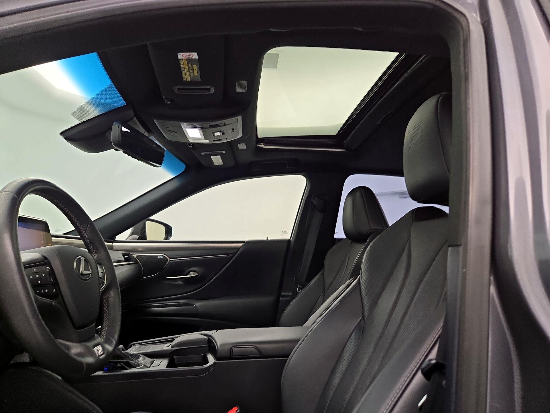 Thumbnail: 2020 Lexus ES - 20