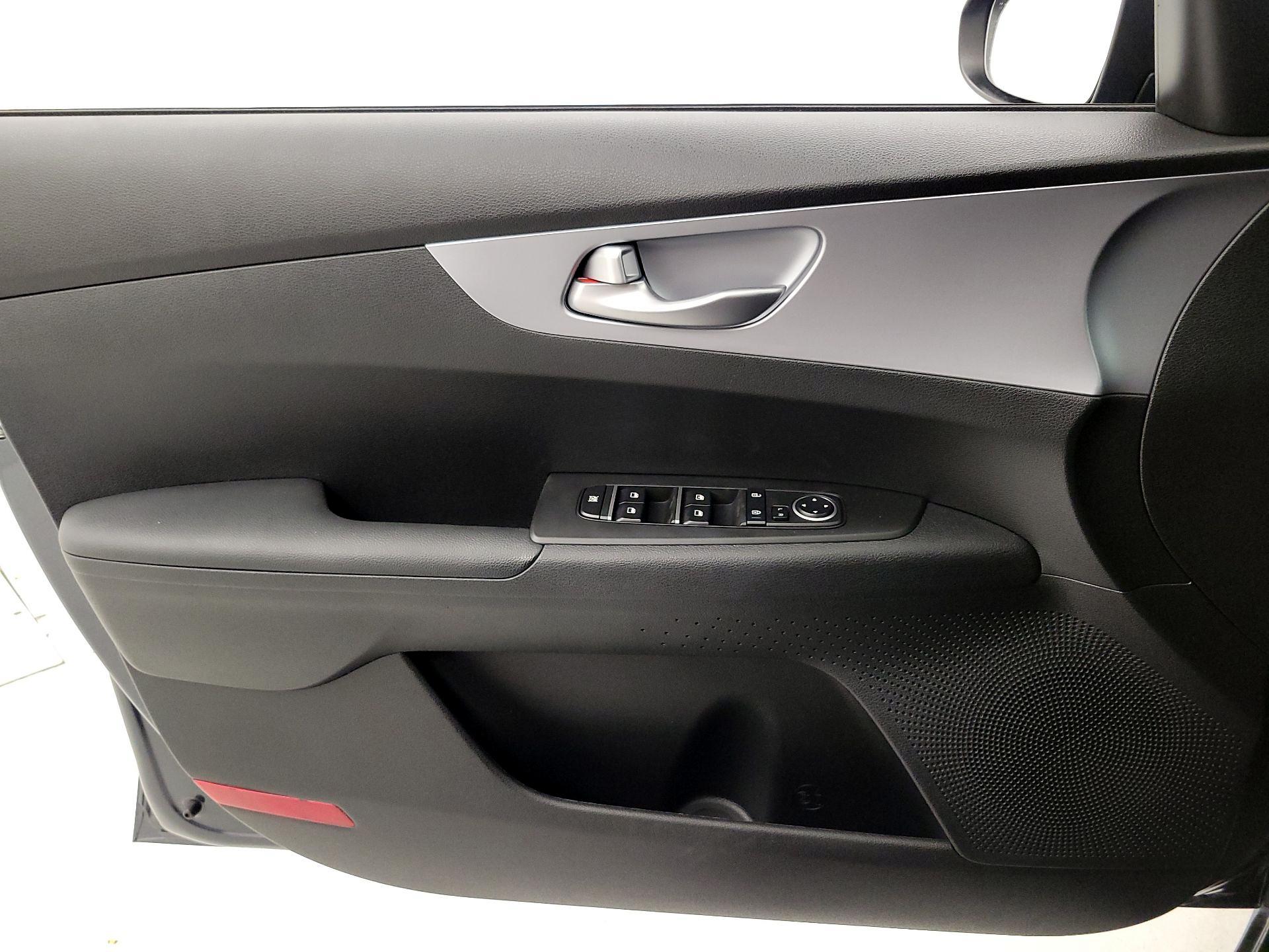 Thumbnail: 2023 Kia Forte - 12