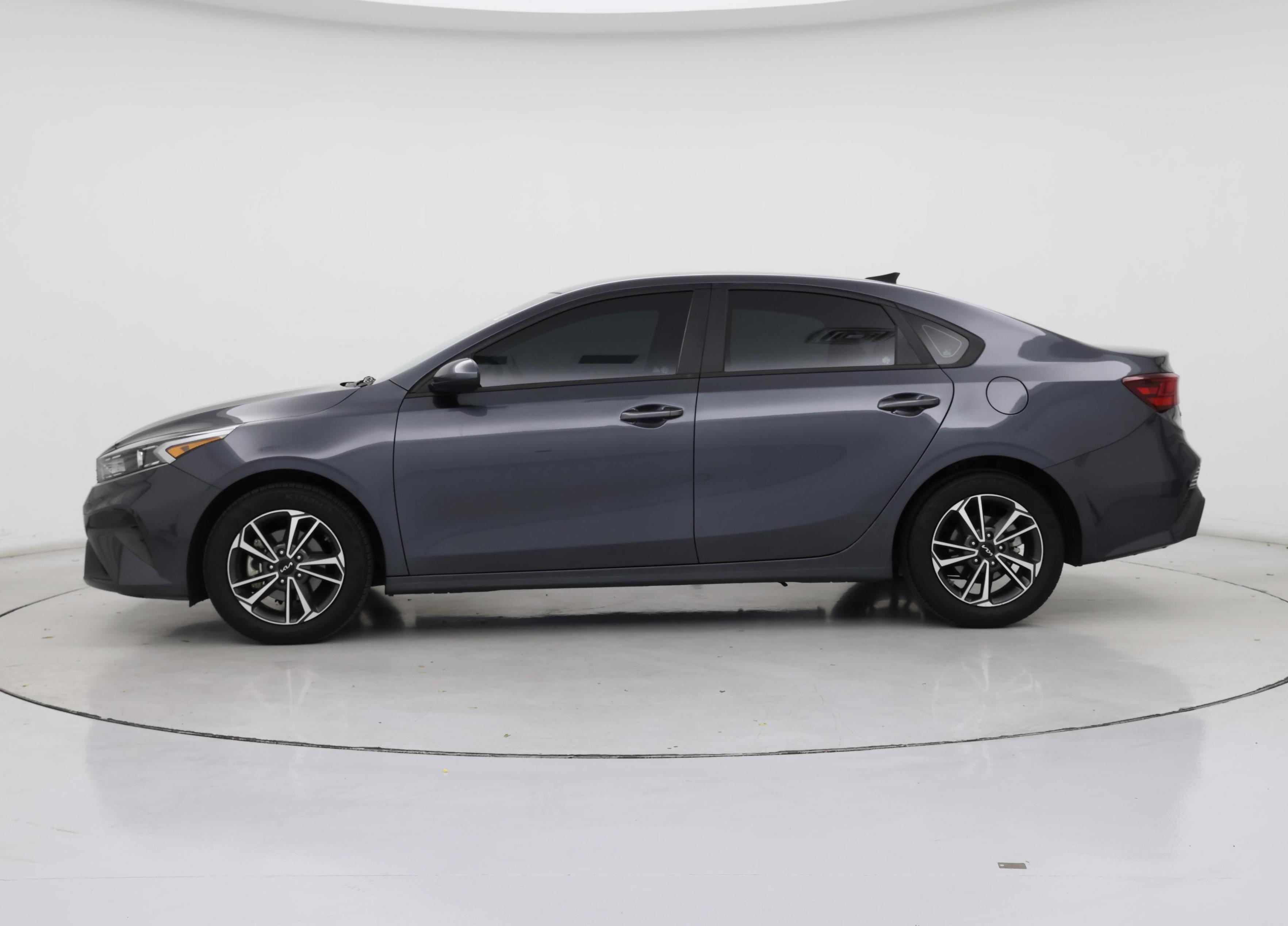 Thumbnail: 2023 Kia Forte - 3