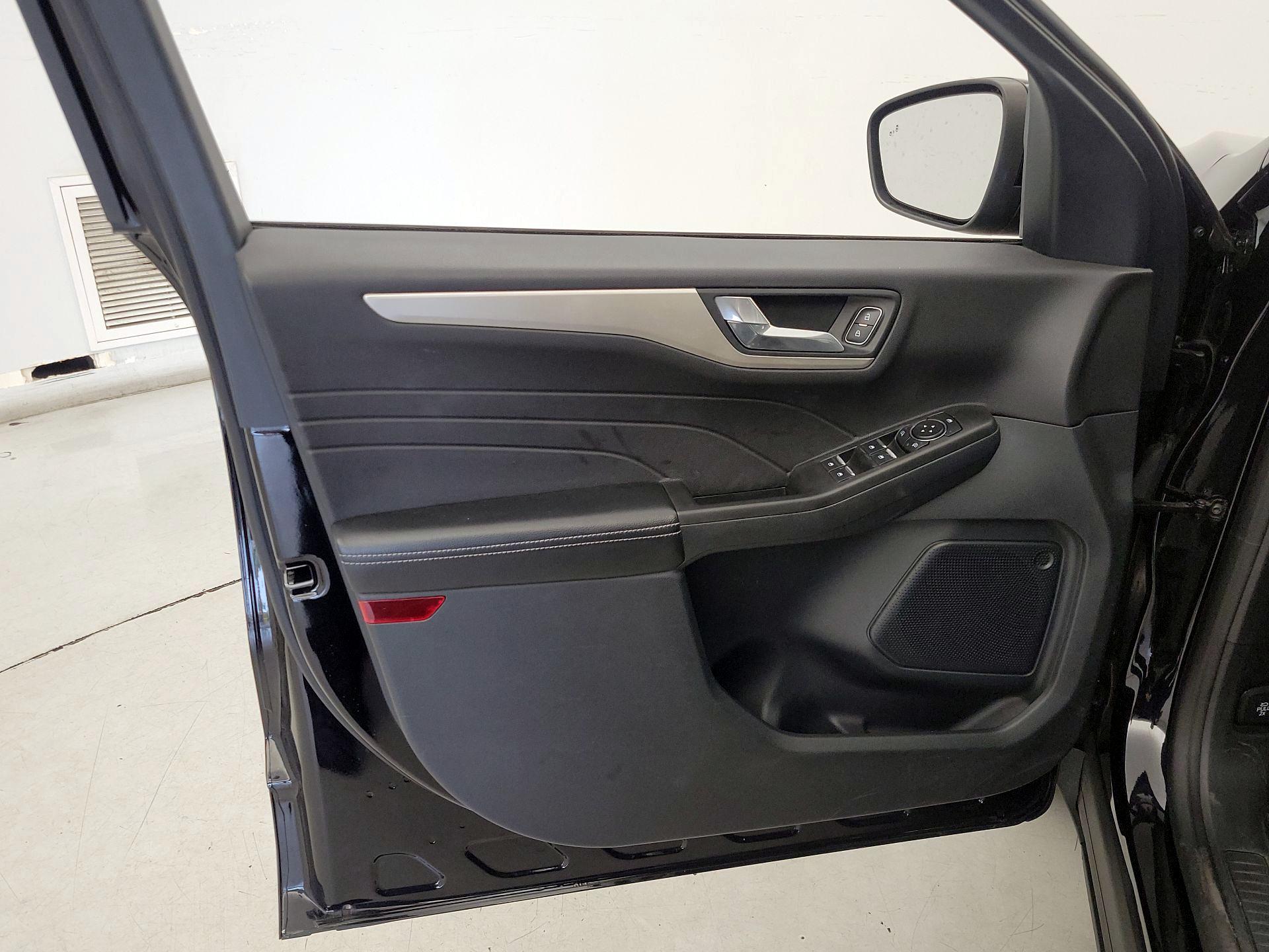Thumbnail: 2021 Ford Escape - 12