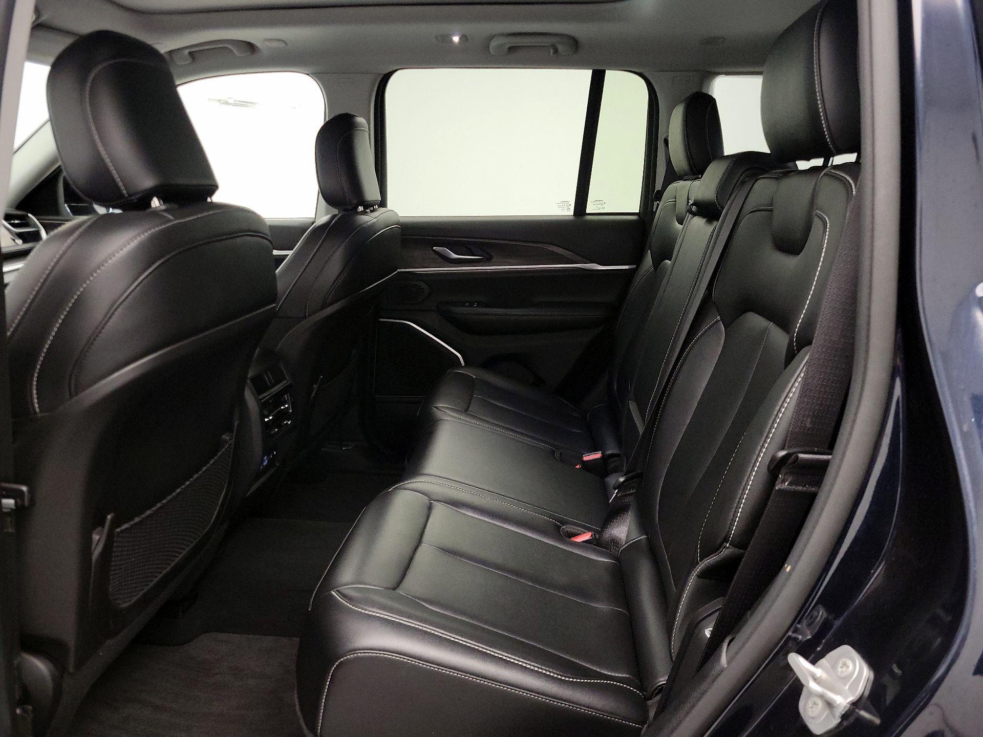 Thumbnail: 2023 Jeep Grand Cherokee - 20