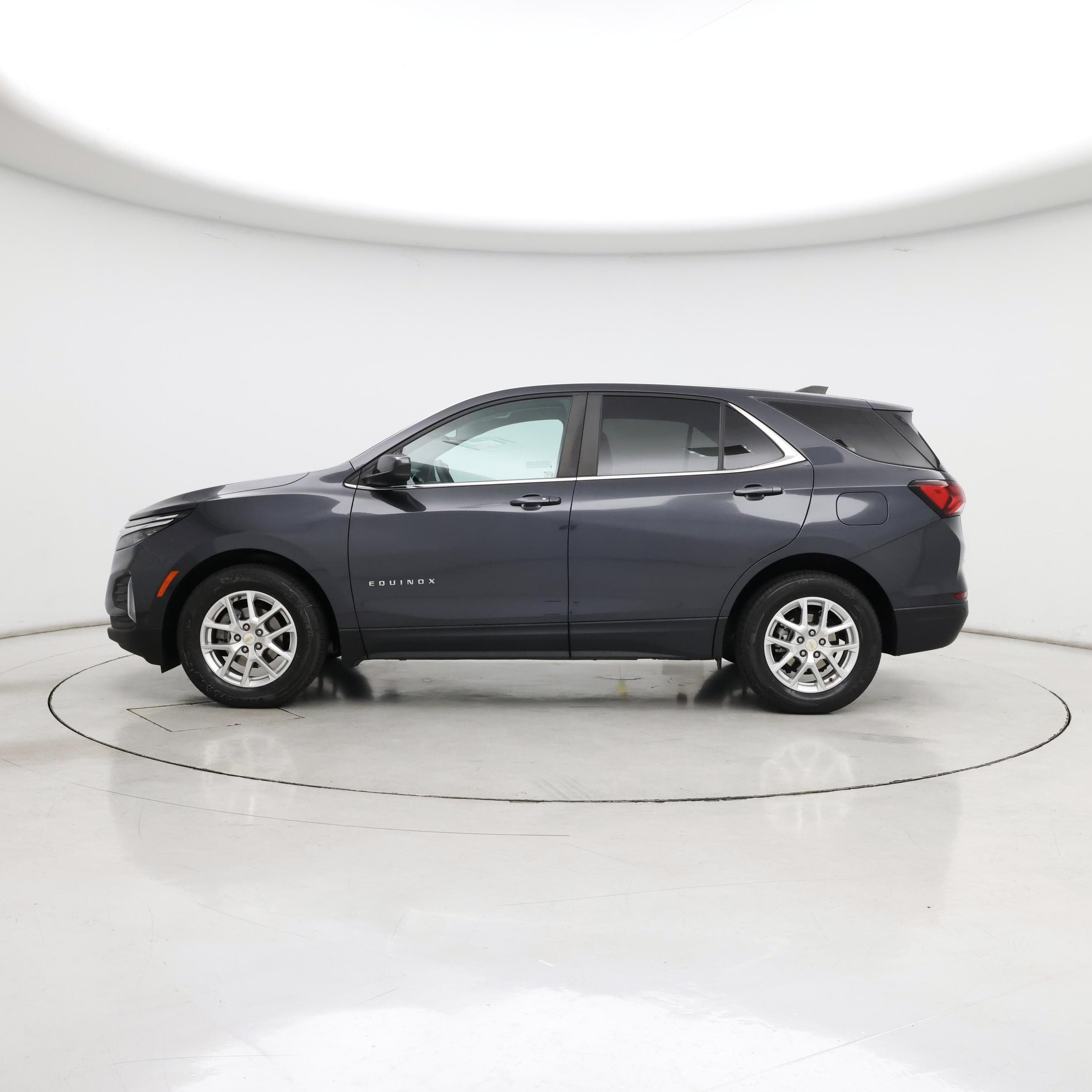 Thumbnail: 2022 Chevrolet Equinox - 3