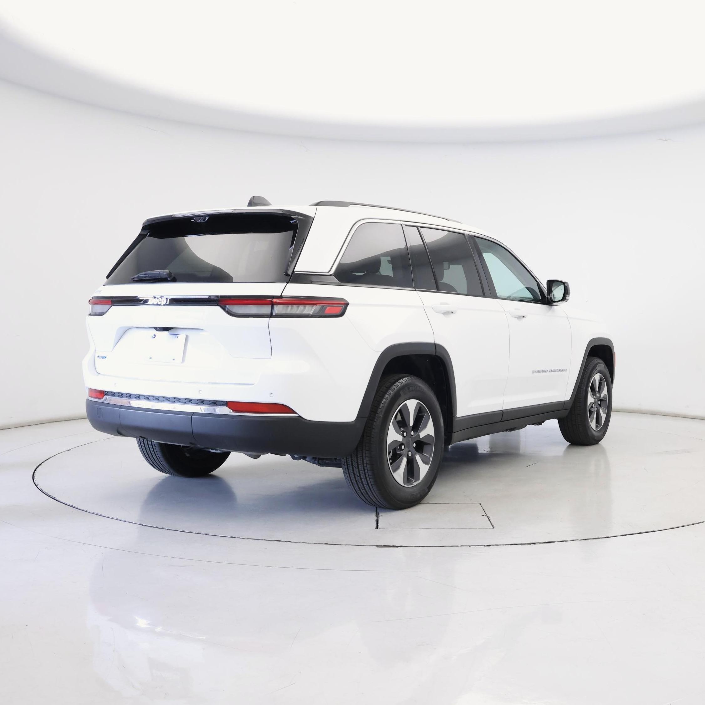 Thumbnail: 2023 Jeep Grand Cherokee - 8