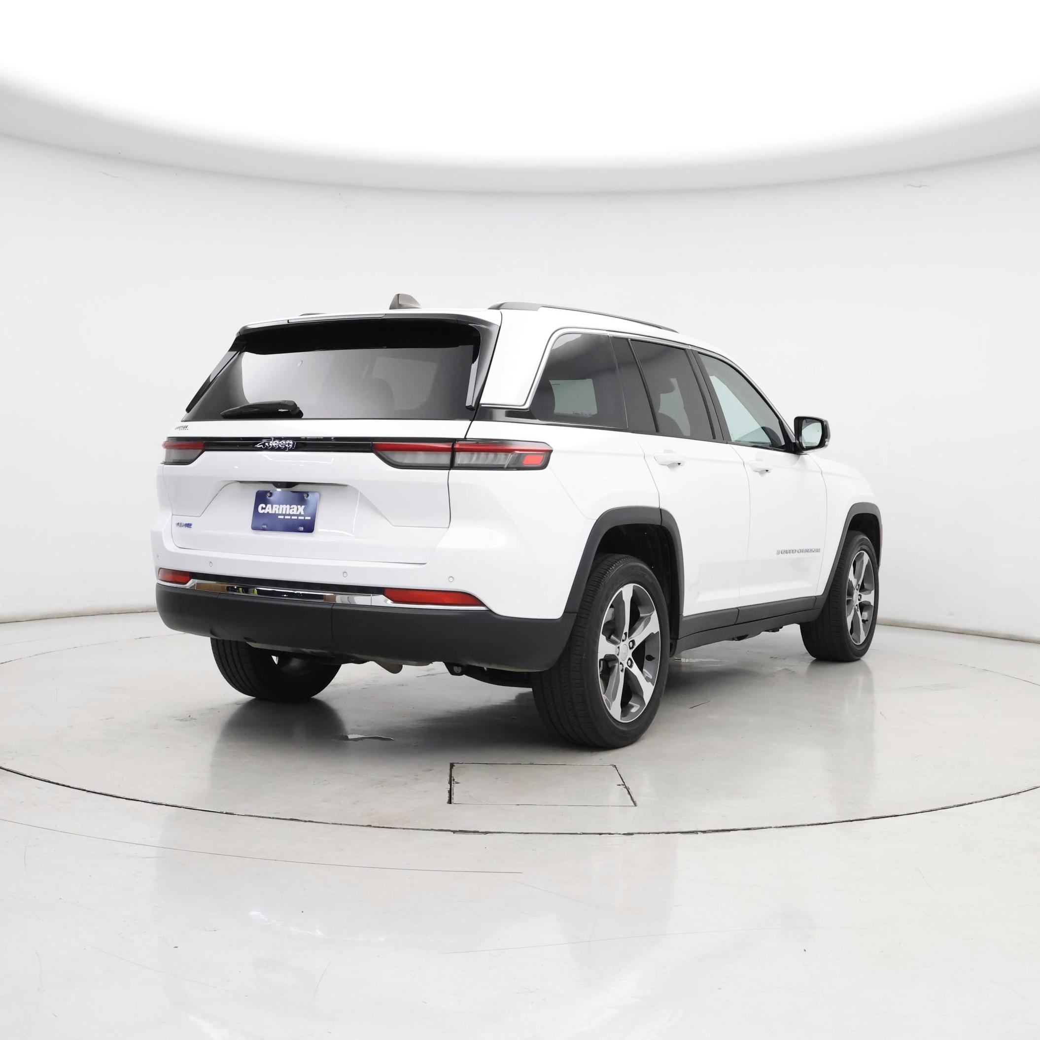 Thumbnail: 2023 Jeep Grand Cherokee - 8