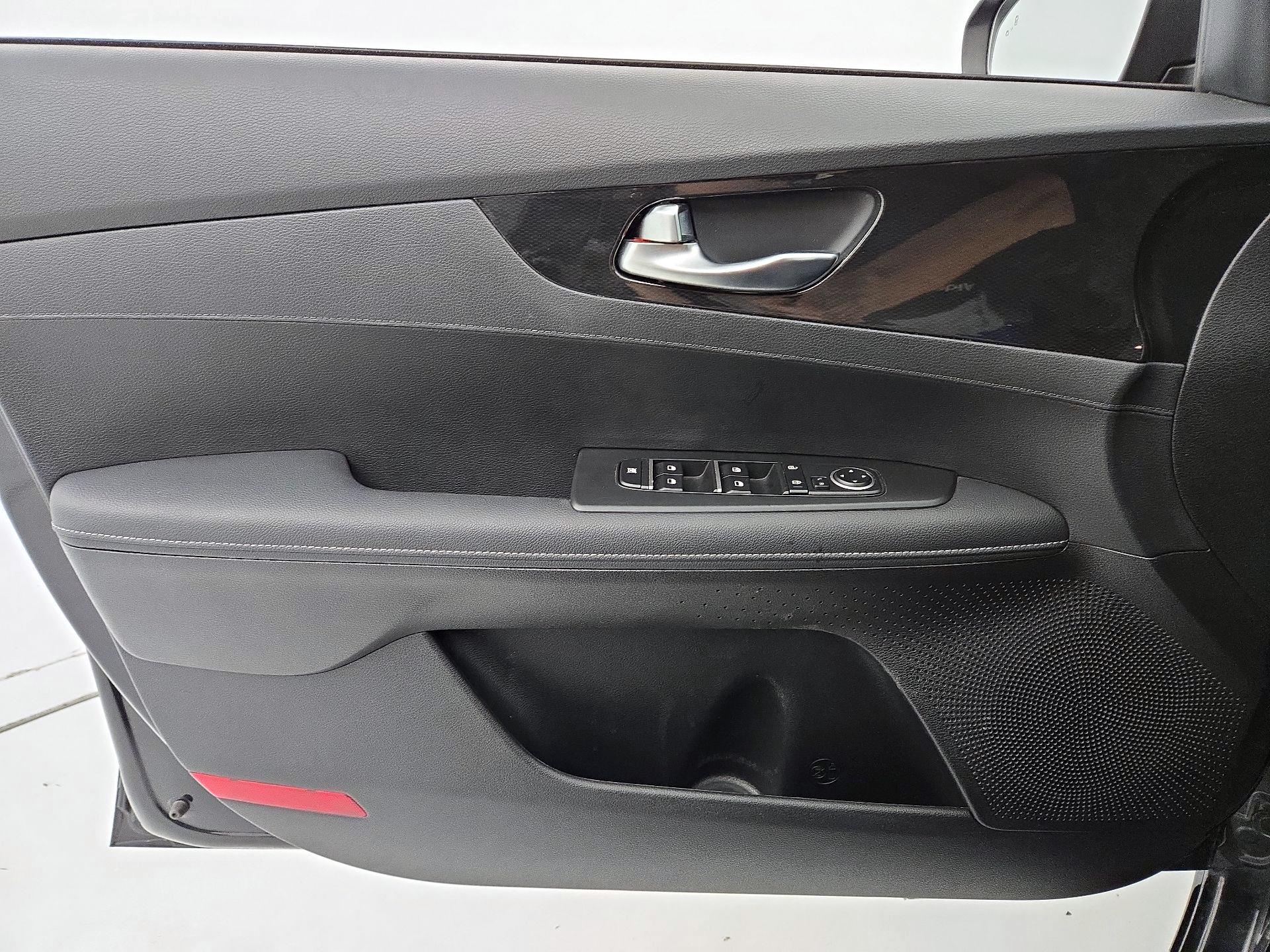Thumbnail: 2023 Kia Forte - 12