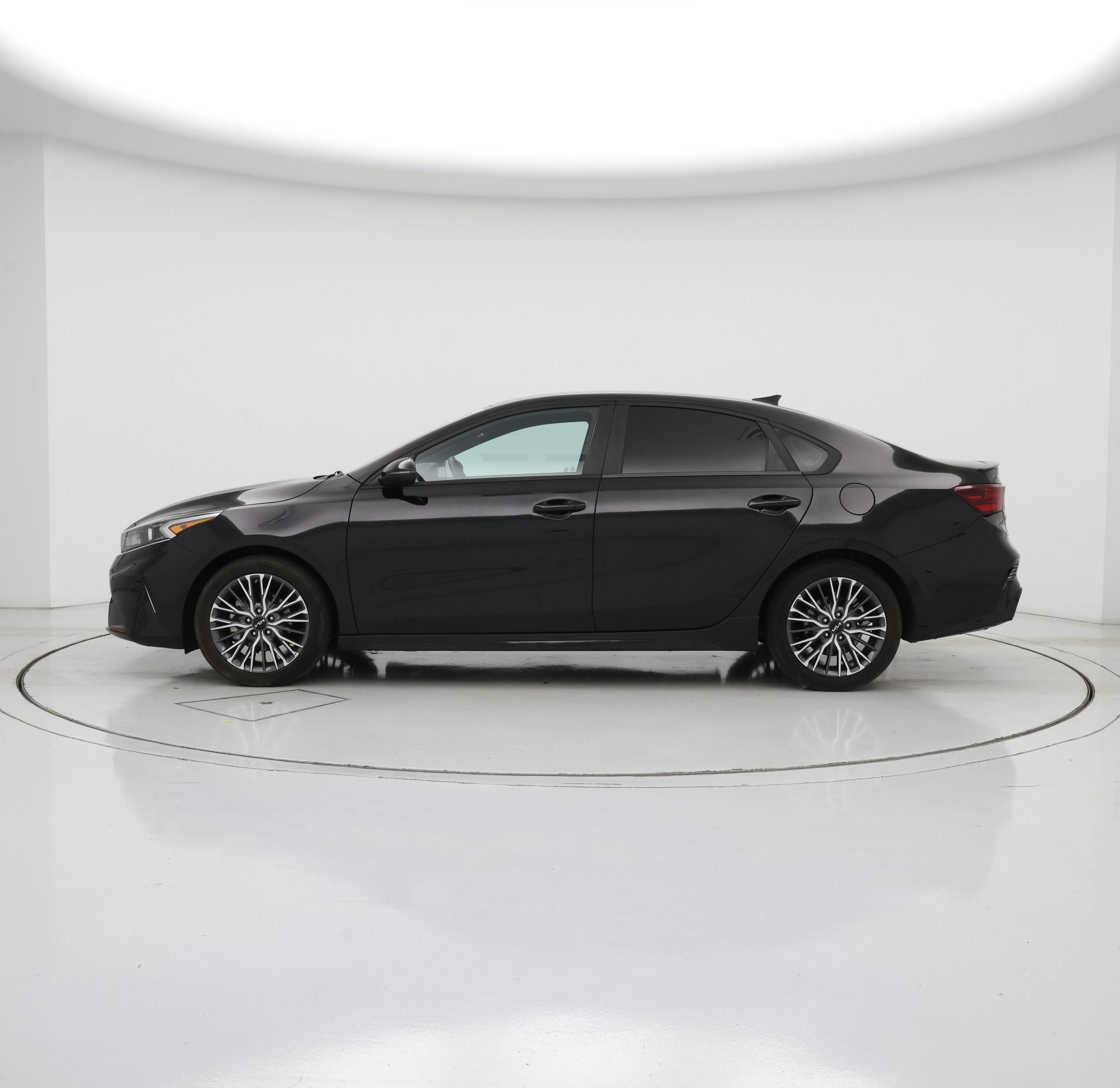 Thumbnail: 2023 Kia Forte - 3