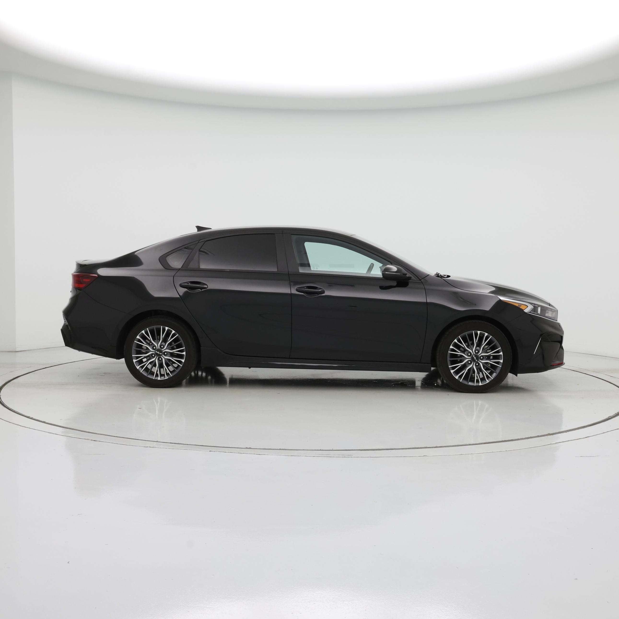 Thumbnail: 2023 Kia Forte - 7