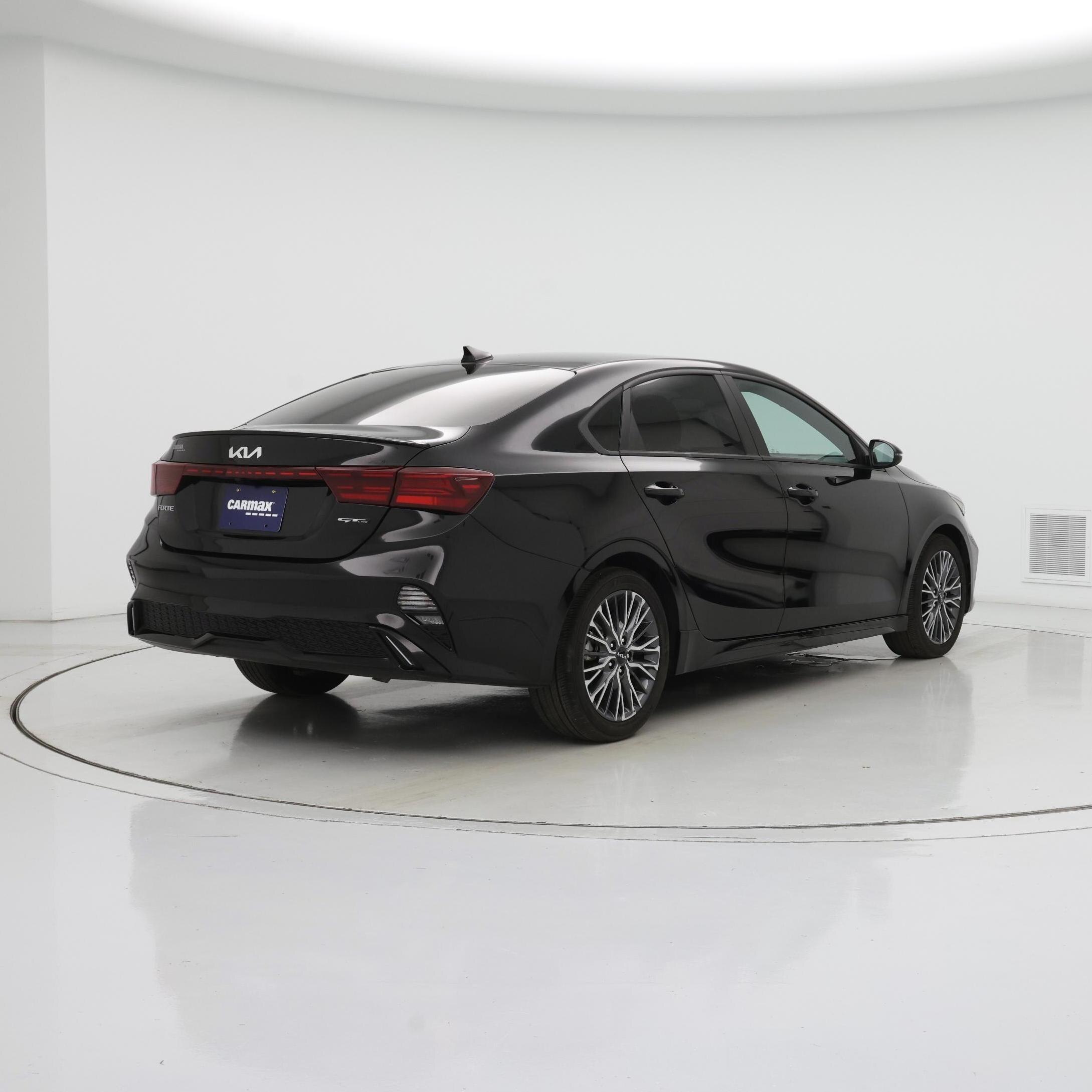 Thumbnail: 2023 Kia Forte - 8