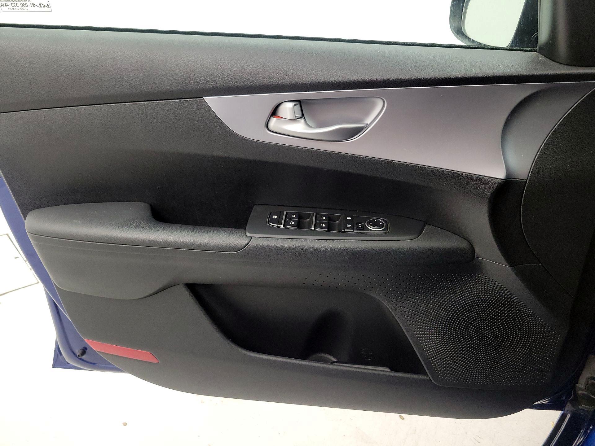 Thumbnail: 2023 Kia Forte - 12