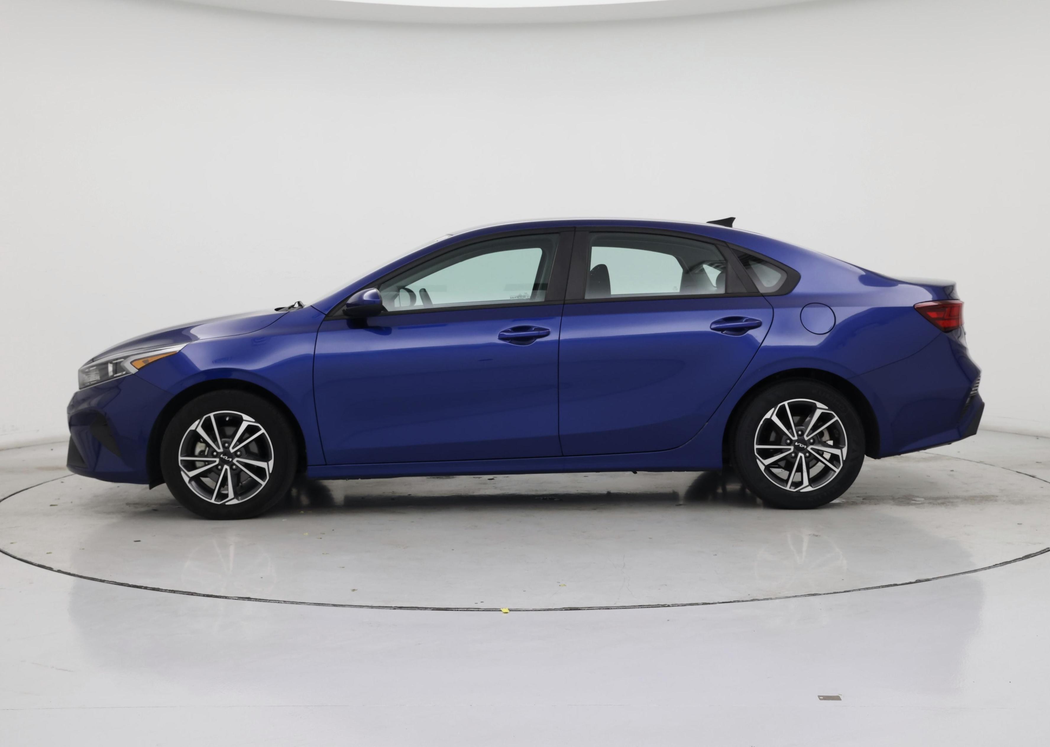 Thumbnail: 2023 Kia Forte - 3