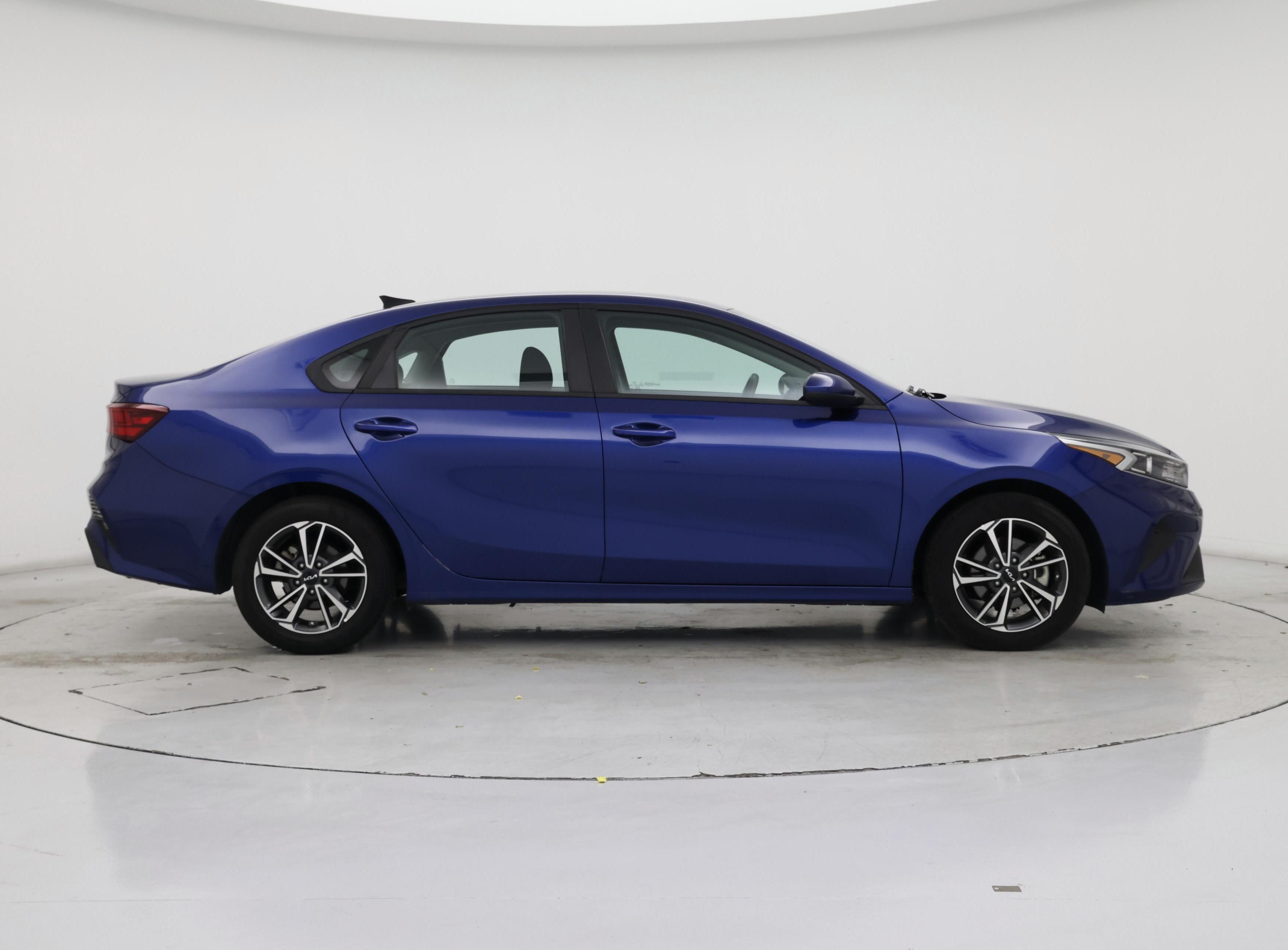Thumbnail: 2023 Kia Forte - 7