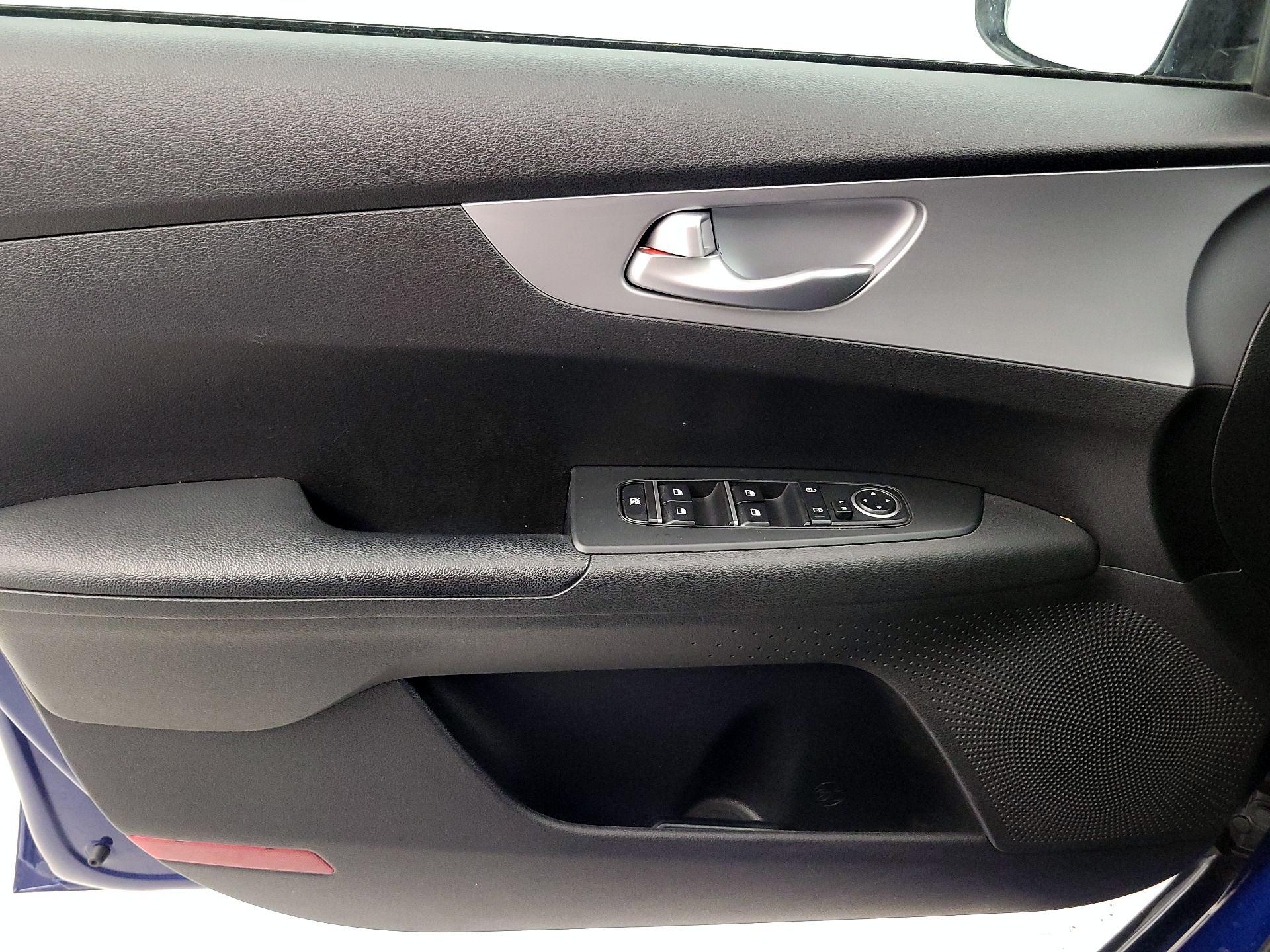 Thumbnail: 2023 Kia Forte - 12