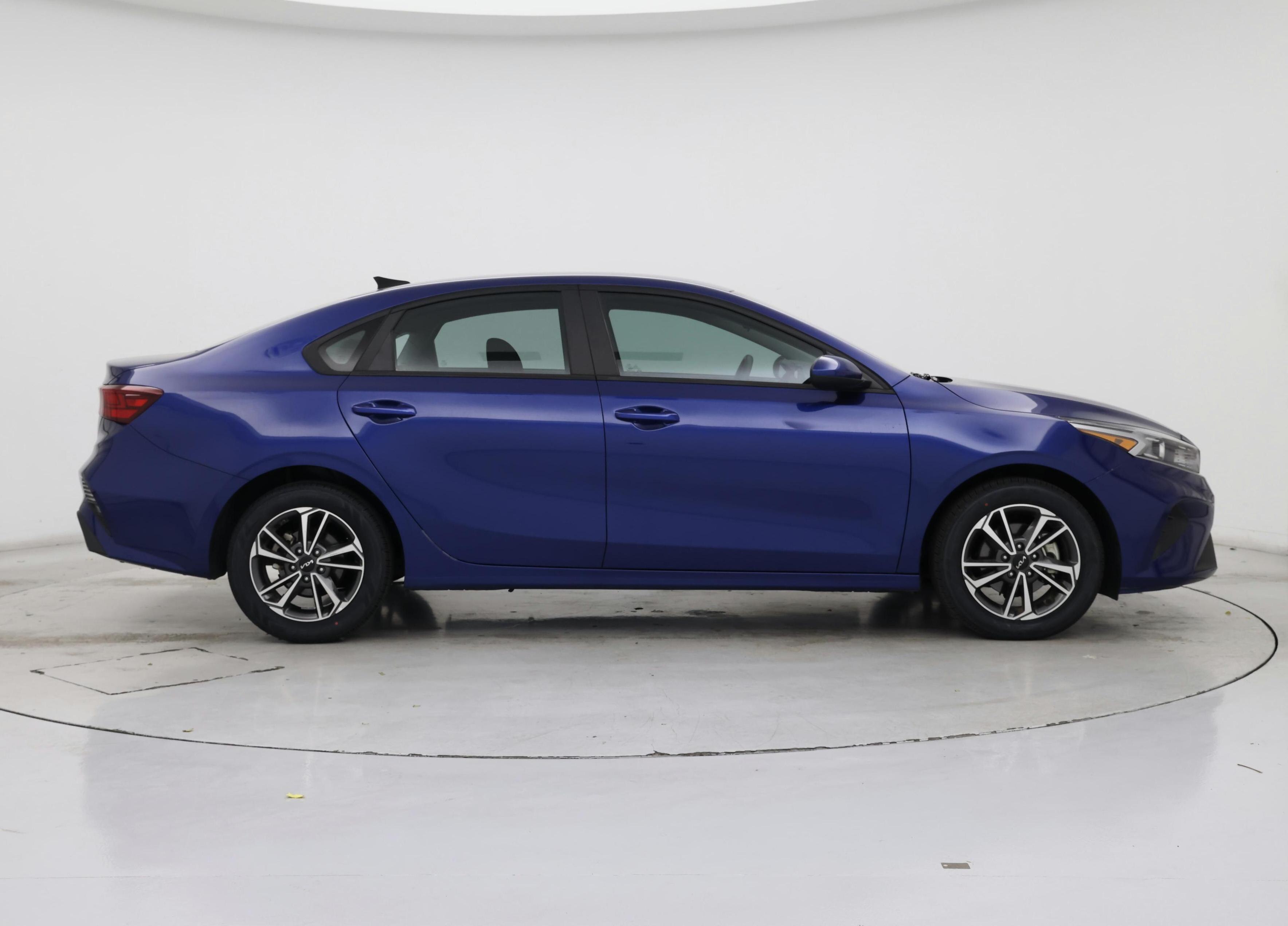 Thumbnail: 2023 Kia Forte - 7