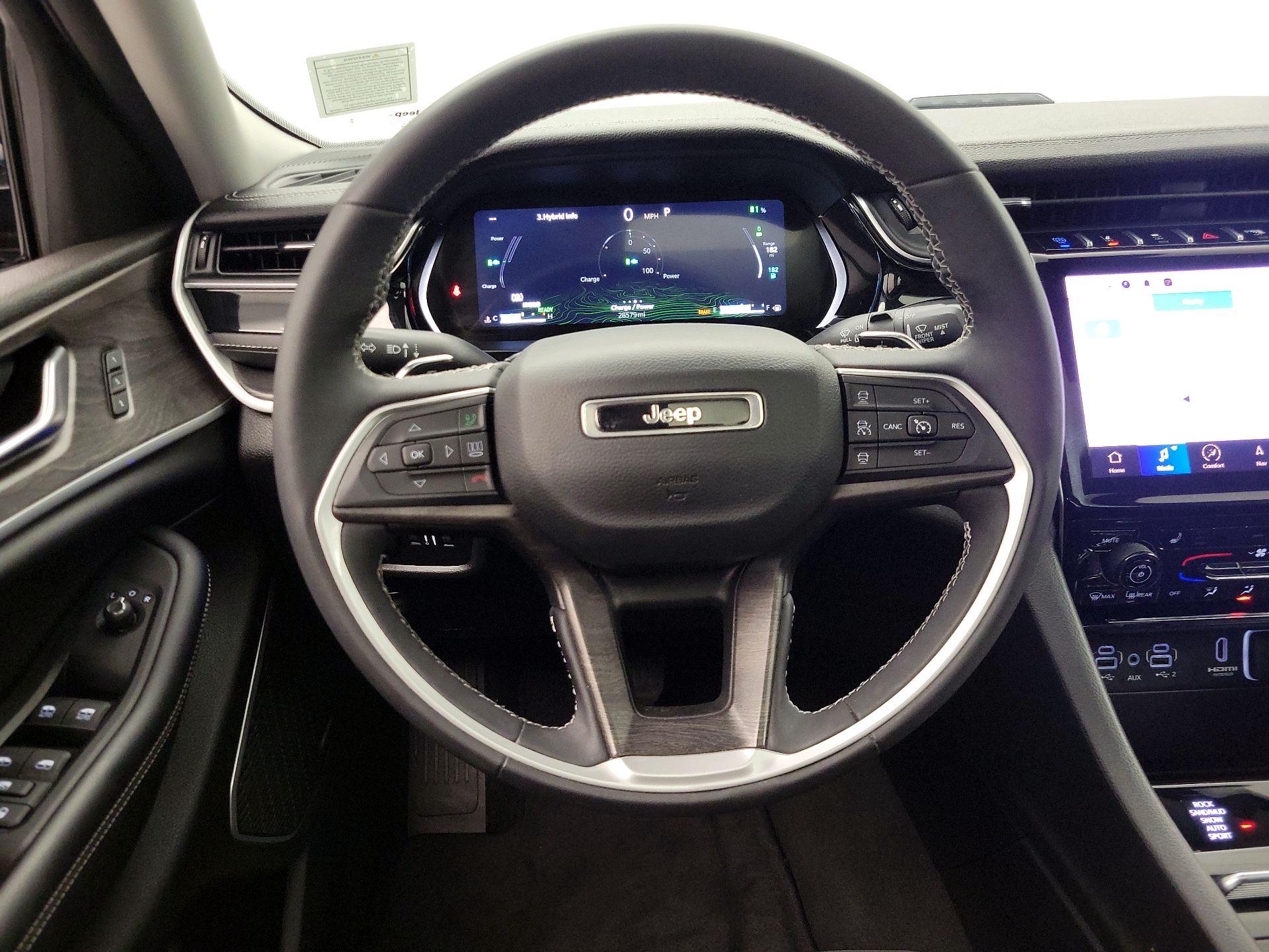 Thumbnail: 2023 Jeep Grand Cherokee - 10