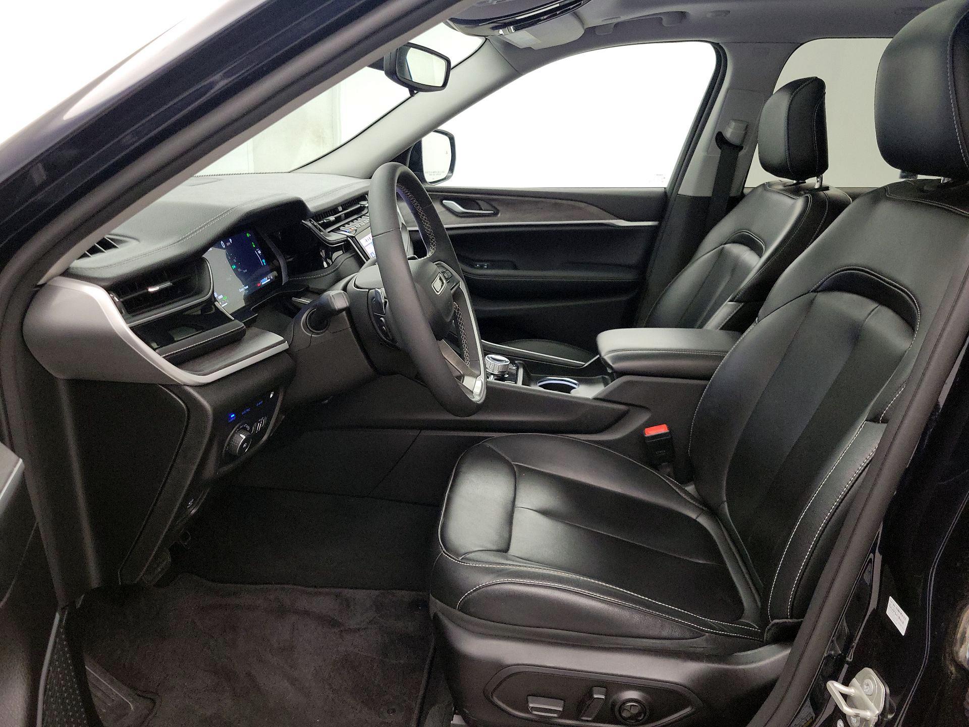 Thumbnail: 2023 Jeep Grand Cherokee - 11
