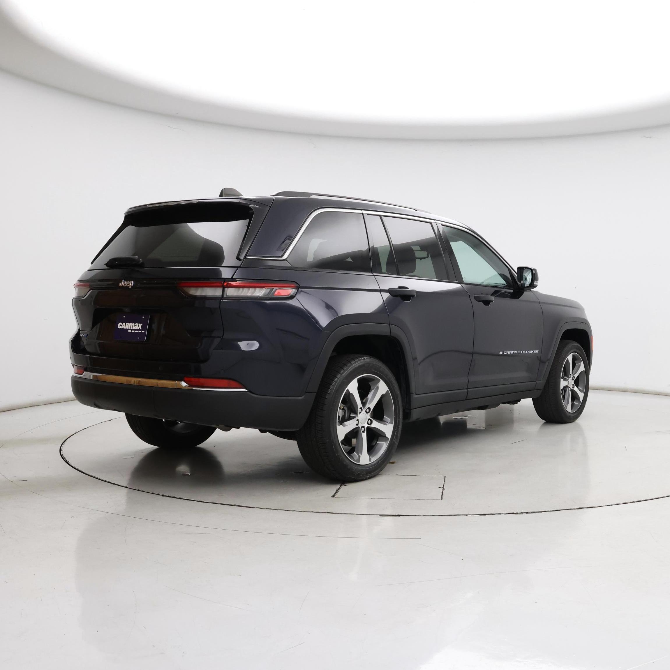 Thumbnail: 2023 Jeep Grand Cherokee - 8