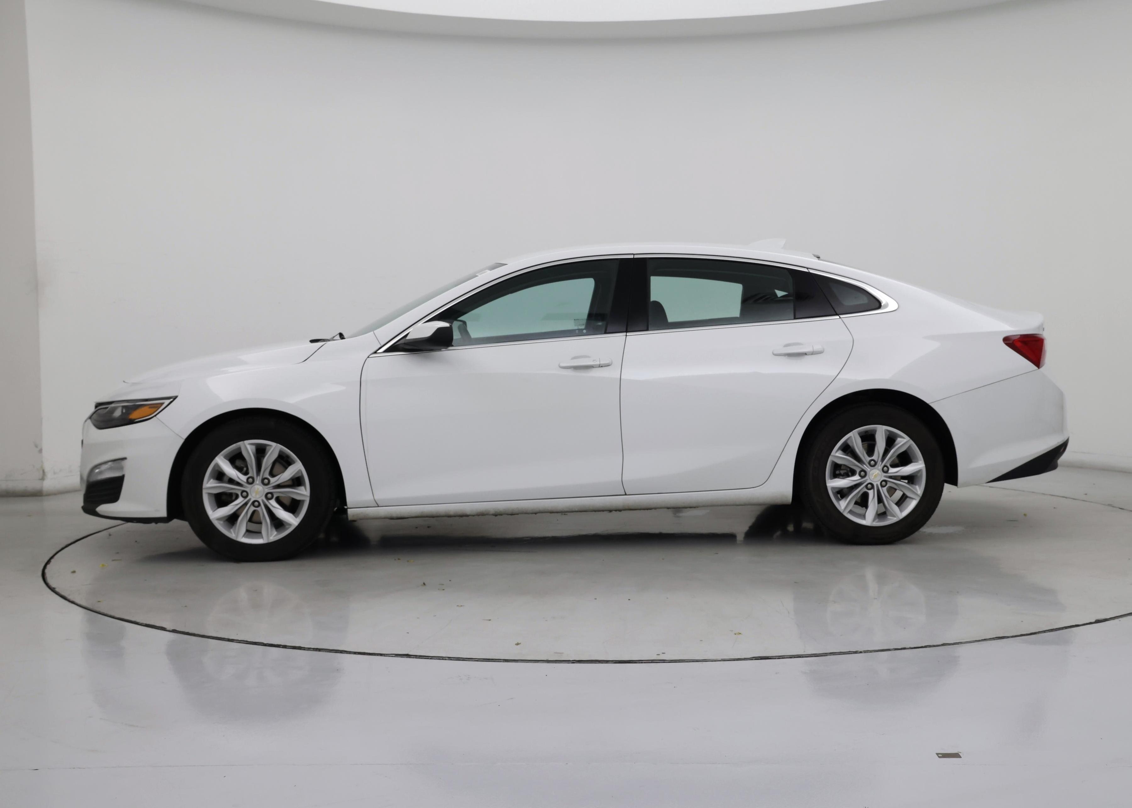 Thumbnail: 2023 Chevrolet Malibu - 3