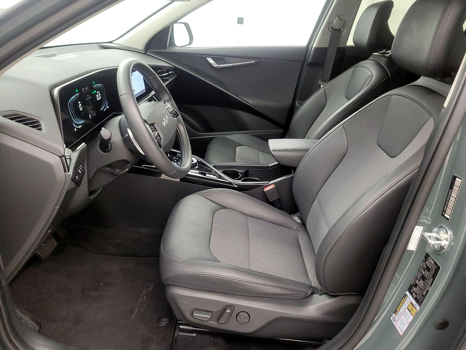 Thumbnail: 2023 Kia Niro - 11