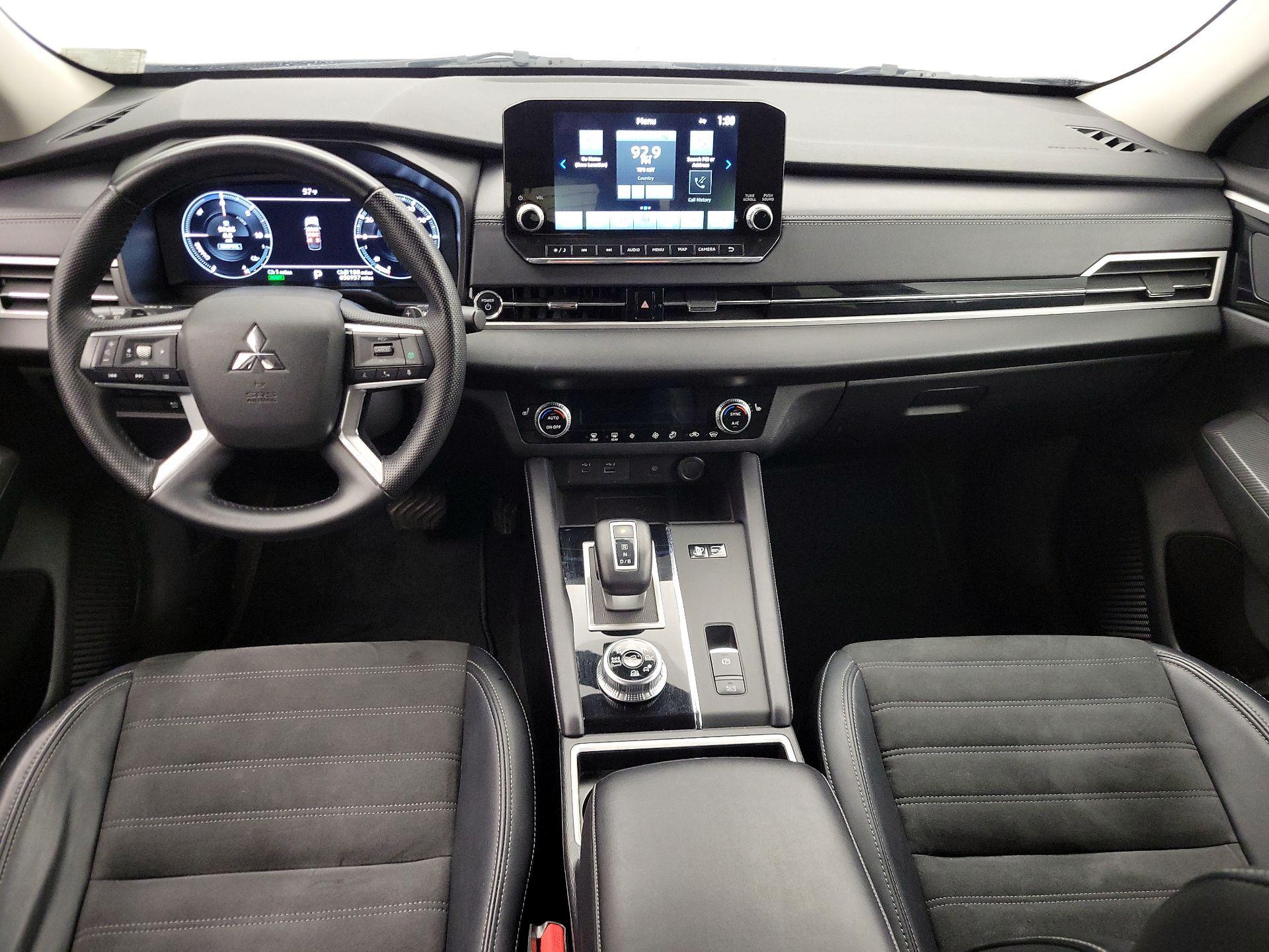 Thumbnail: 2023 Mitsubishi Outlander - 9