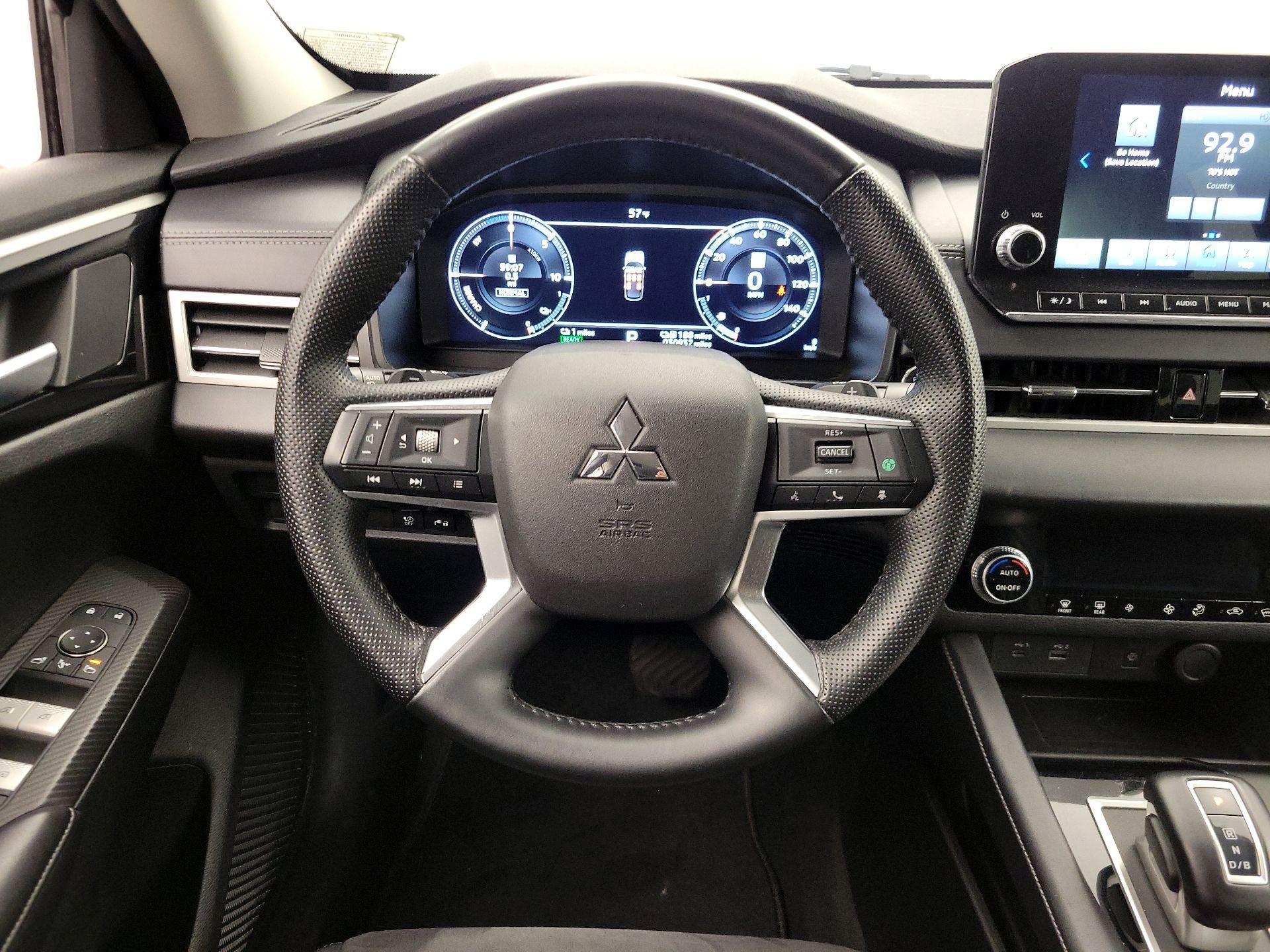 Thumbnail: 2023 Mitsubishi Outlander - 10