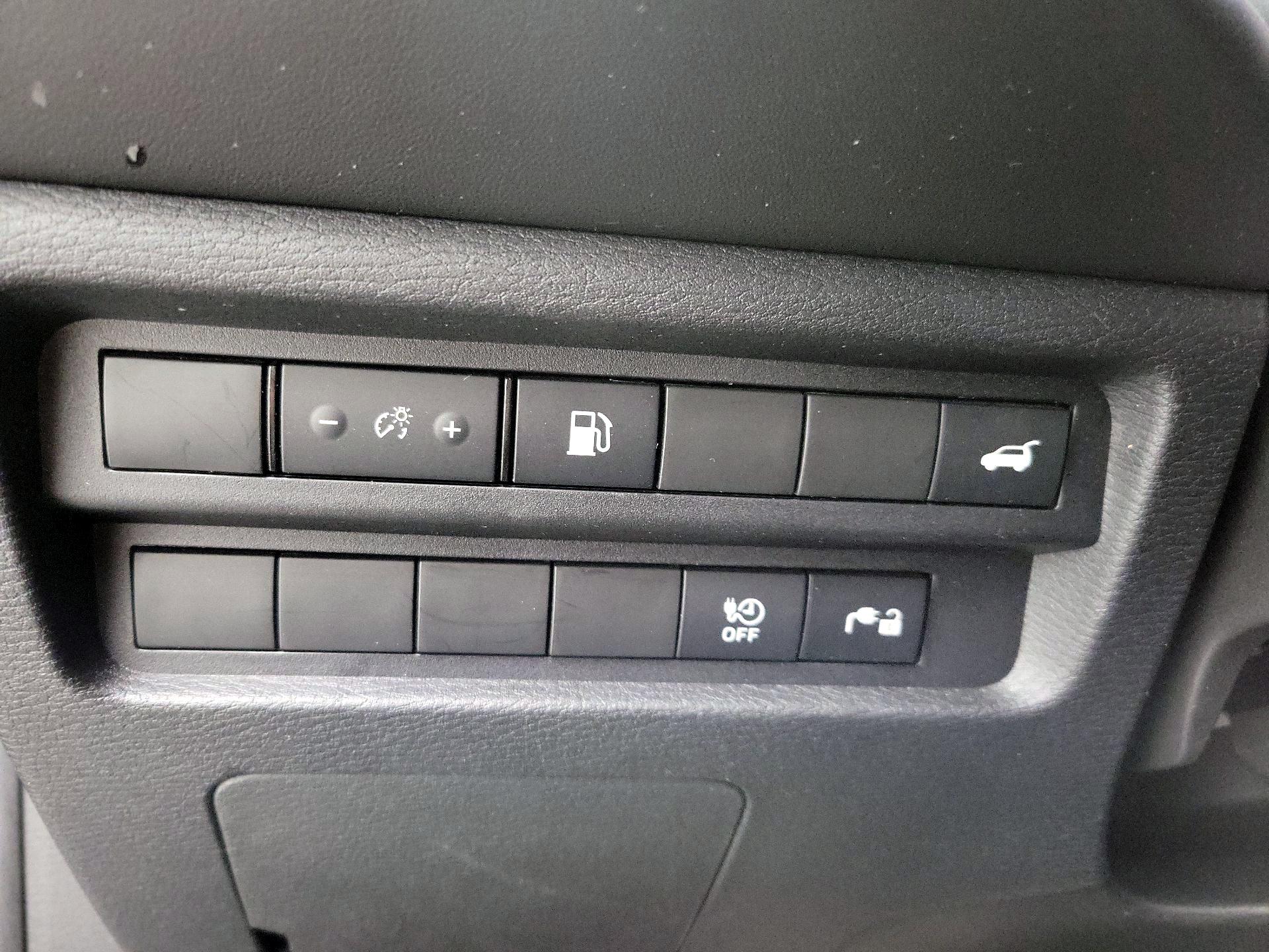 Thumbnail: 2023 Mitsubishi Outlander - 13