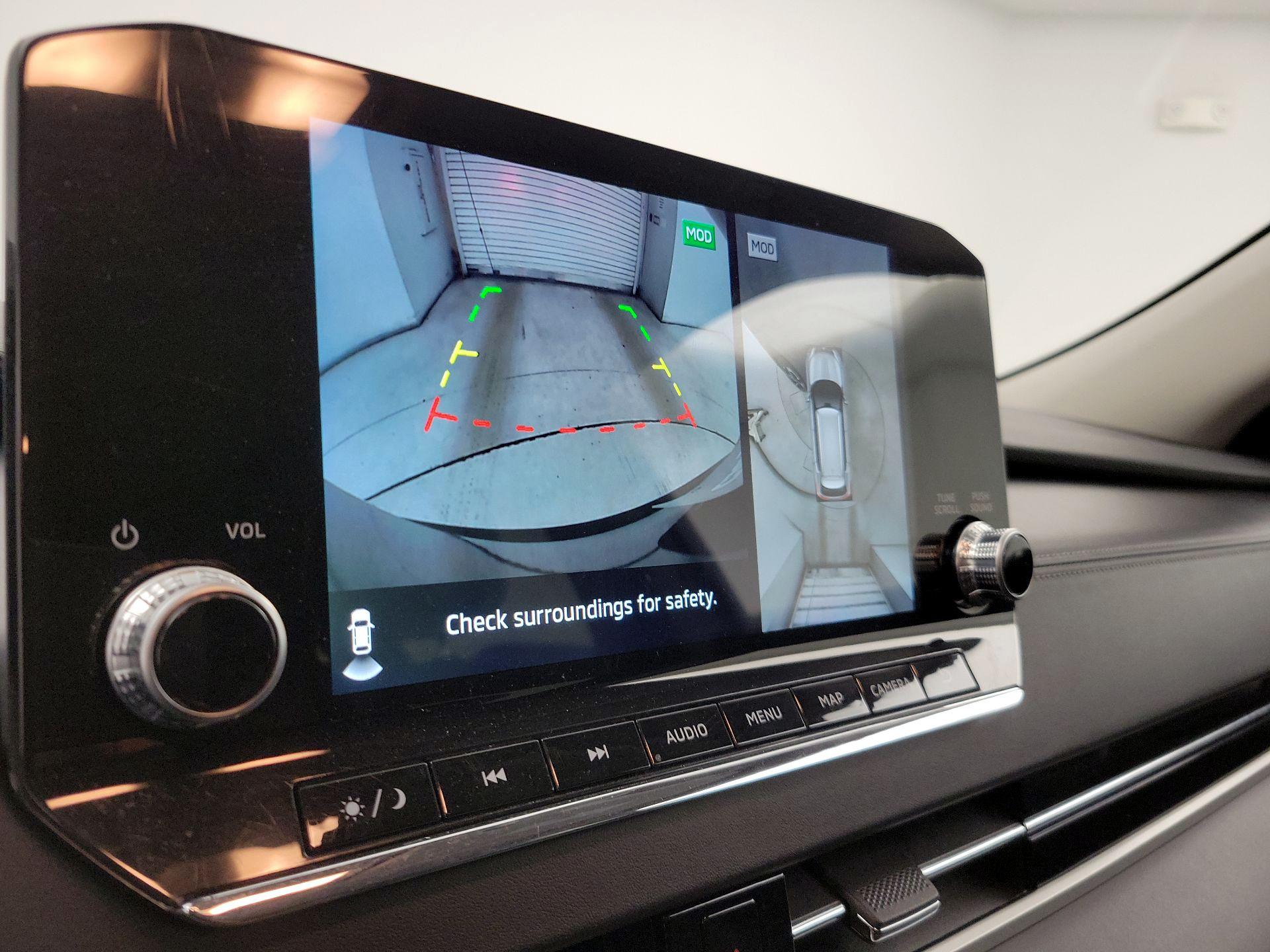 Thumbnail: 2023 Mitsubishi Outlander - 14