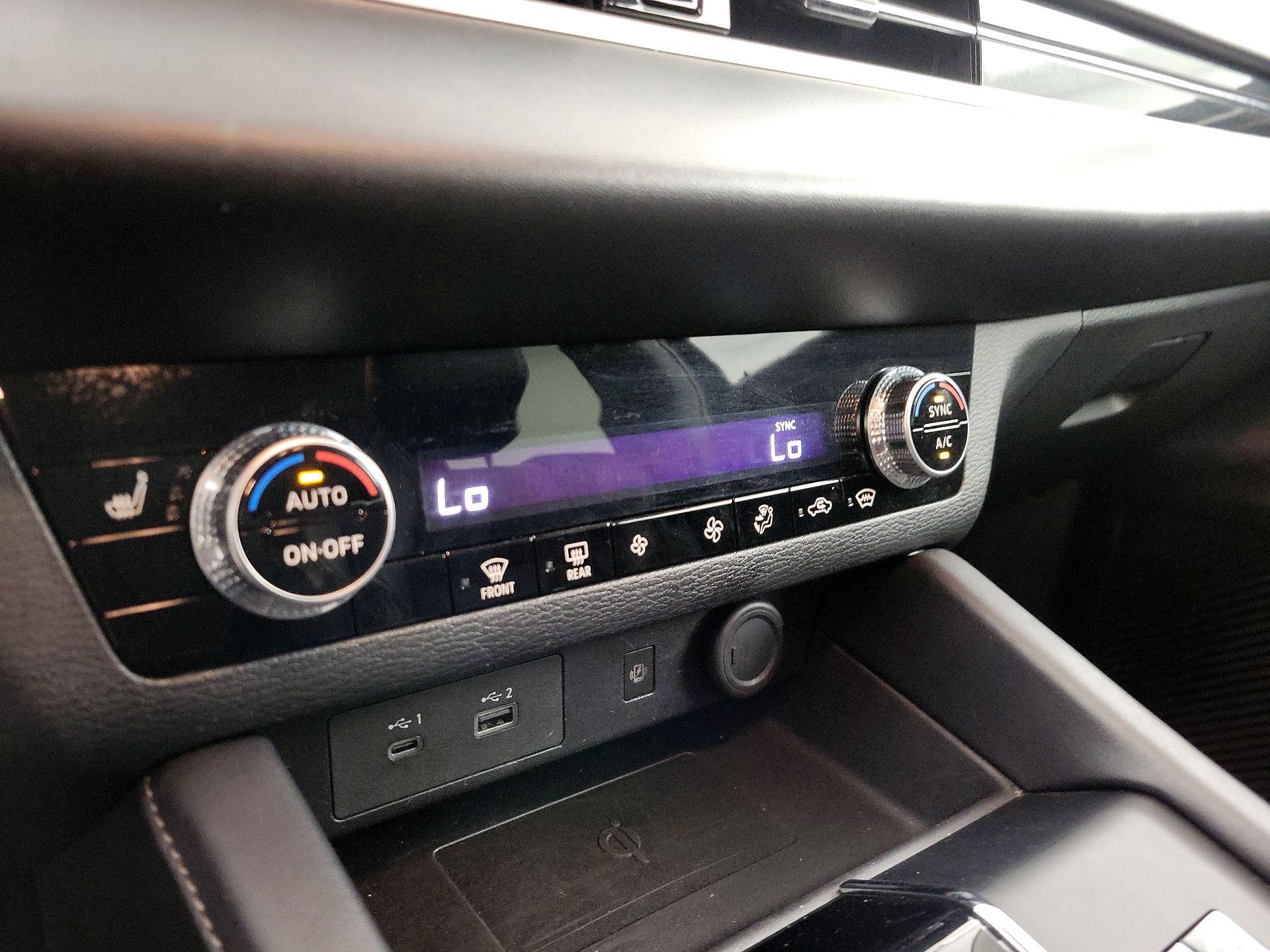 Thumbnail: 2023 Mitsubishi Outlander - 16