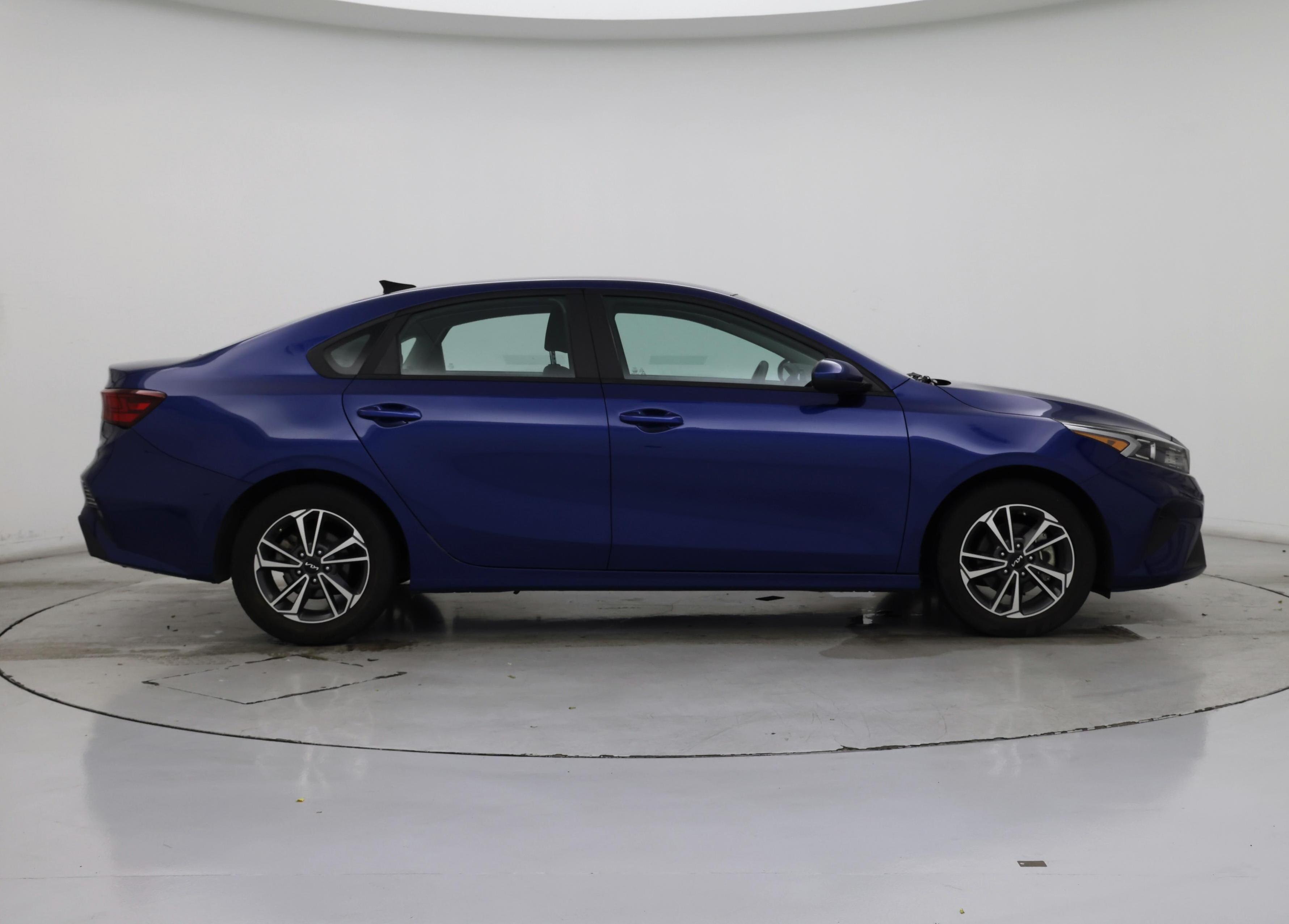 Thumbnail: 2023 Kia Forte - 7