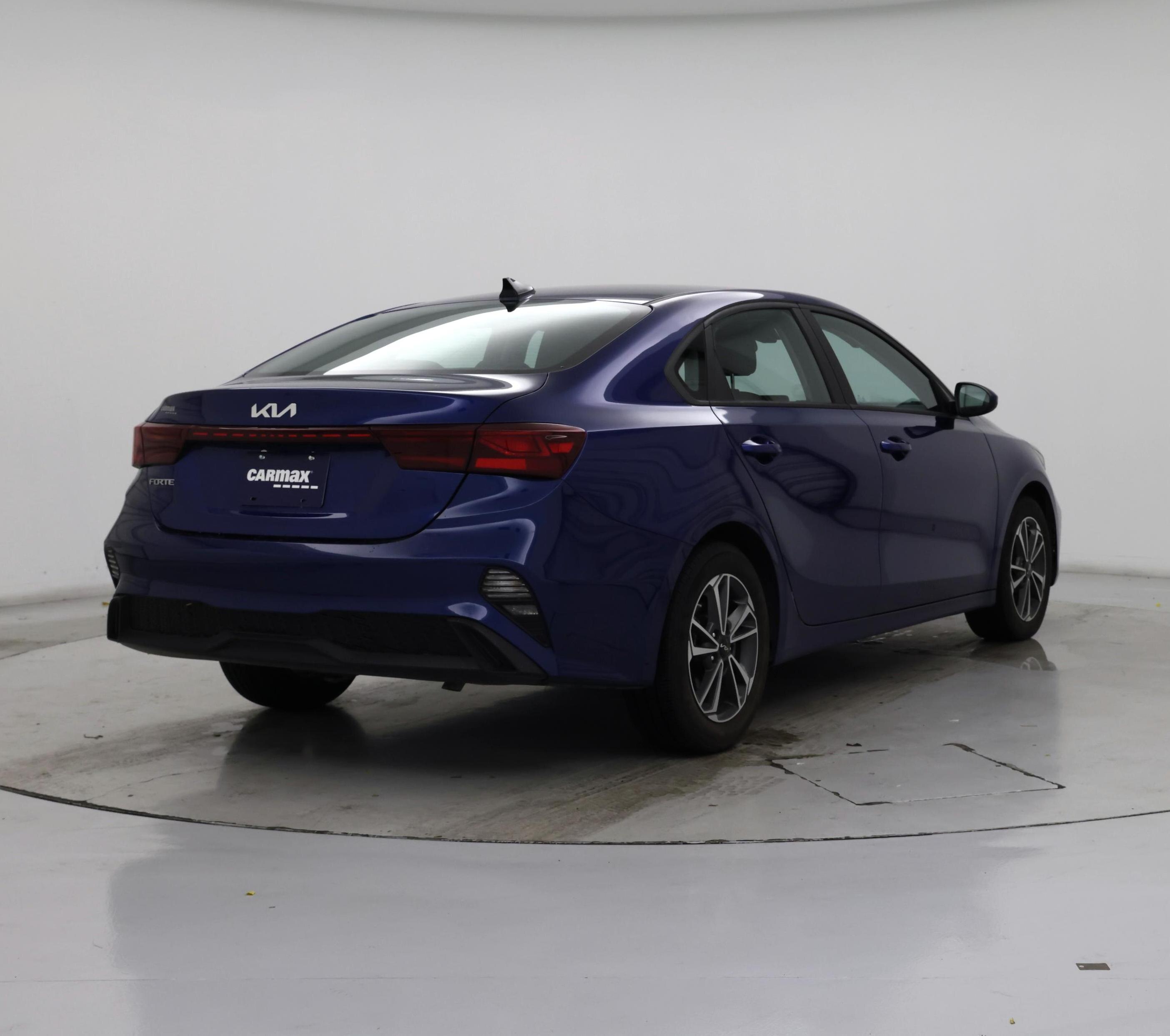 Thumbnail: 2023 Kia Forte - 8