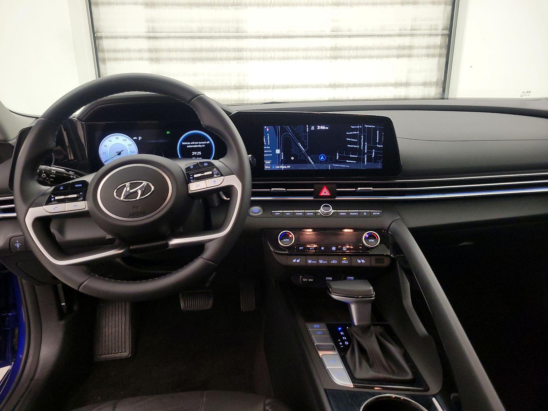 Thumbnail: 2022 Hyundai Elantra - 9
