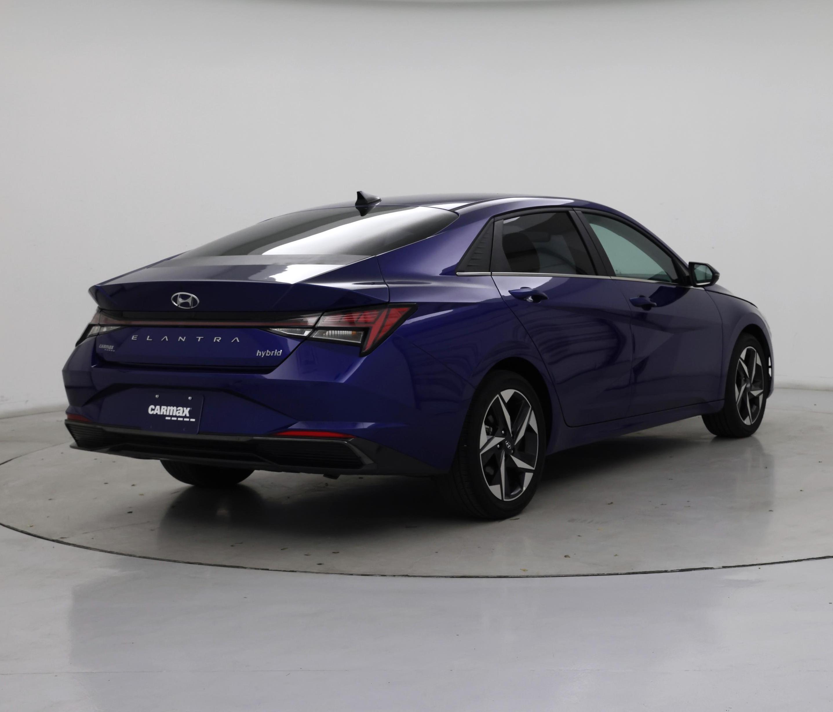 Thumbnail: 2022 Hyundai Elantra - 8